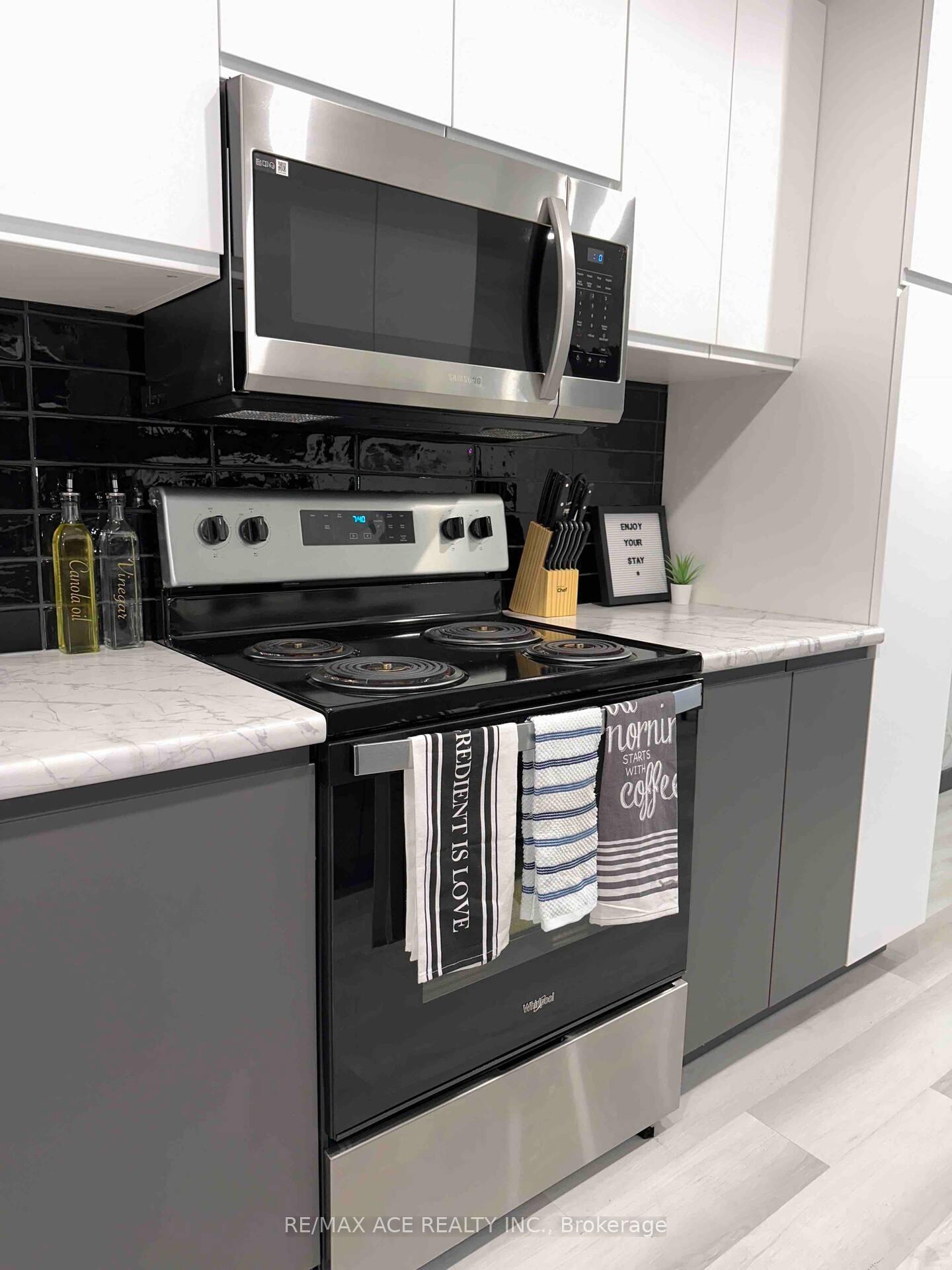 Photo 9 of Unit 2, 4985 Crysler Avenue, Niagara Falls, Downtown — HOMEH