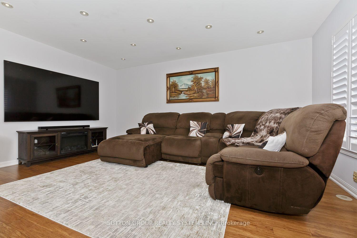 Photo 12 of 777 Shortreed Crescent, Milton, Coates — HOMEH