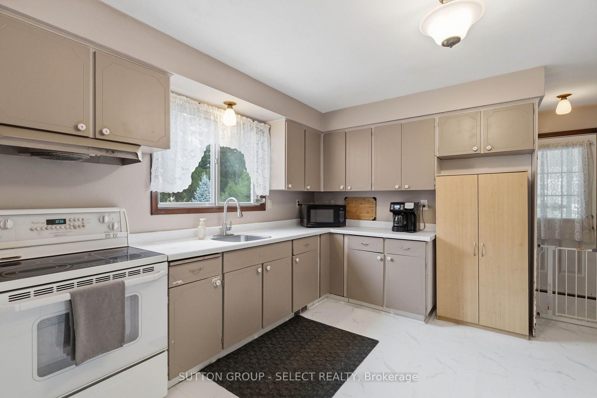 Photo 17 of 44 South Edgeware Road, St. Thomas — HOMEH
