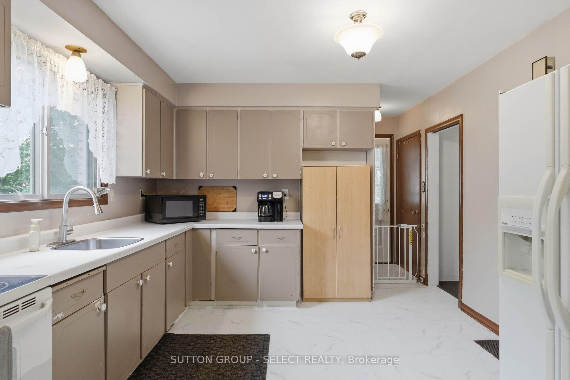 Photo 18 of 44 South Edgeware Road, St. Thomas — HOMEH