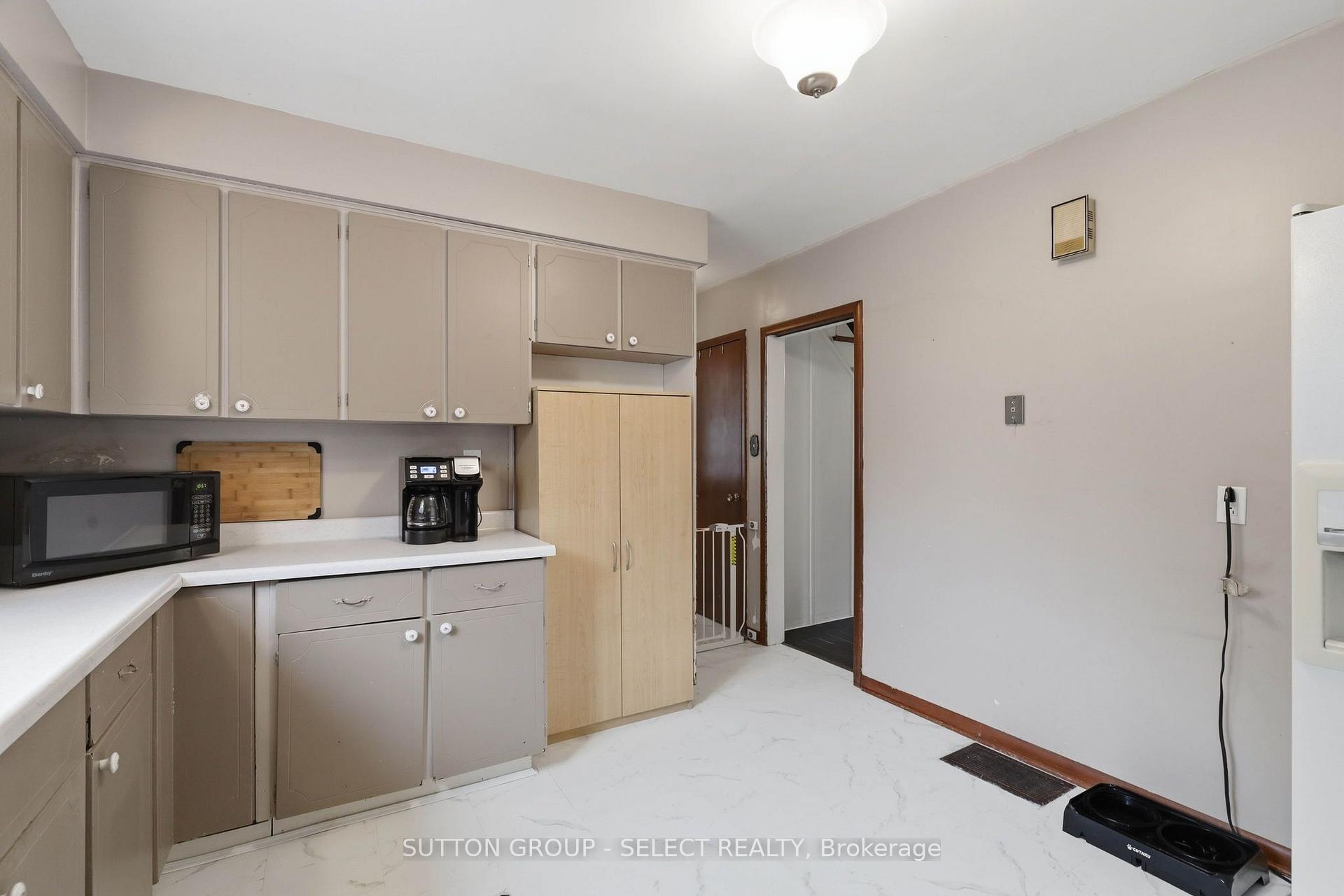 Photo 19 of 44 South Edgeware Road, St. Thomas — HOMEH