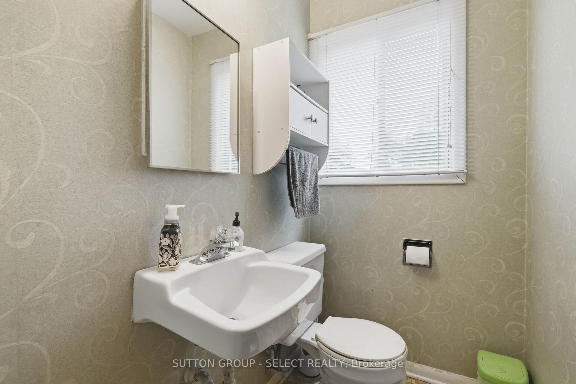 Photo 20 of 44 South Edgeware Road, St. Thomas — HOMEH