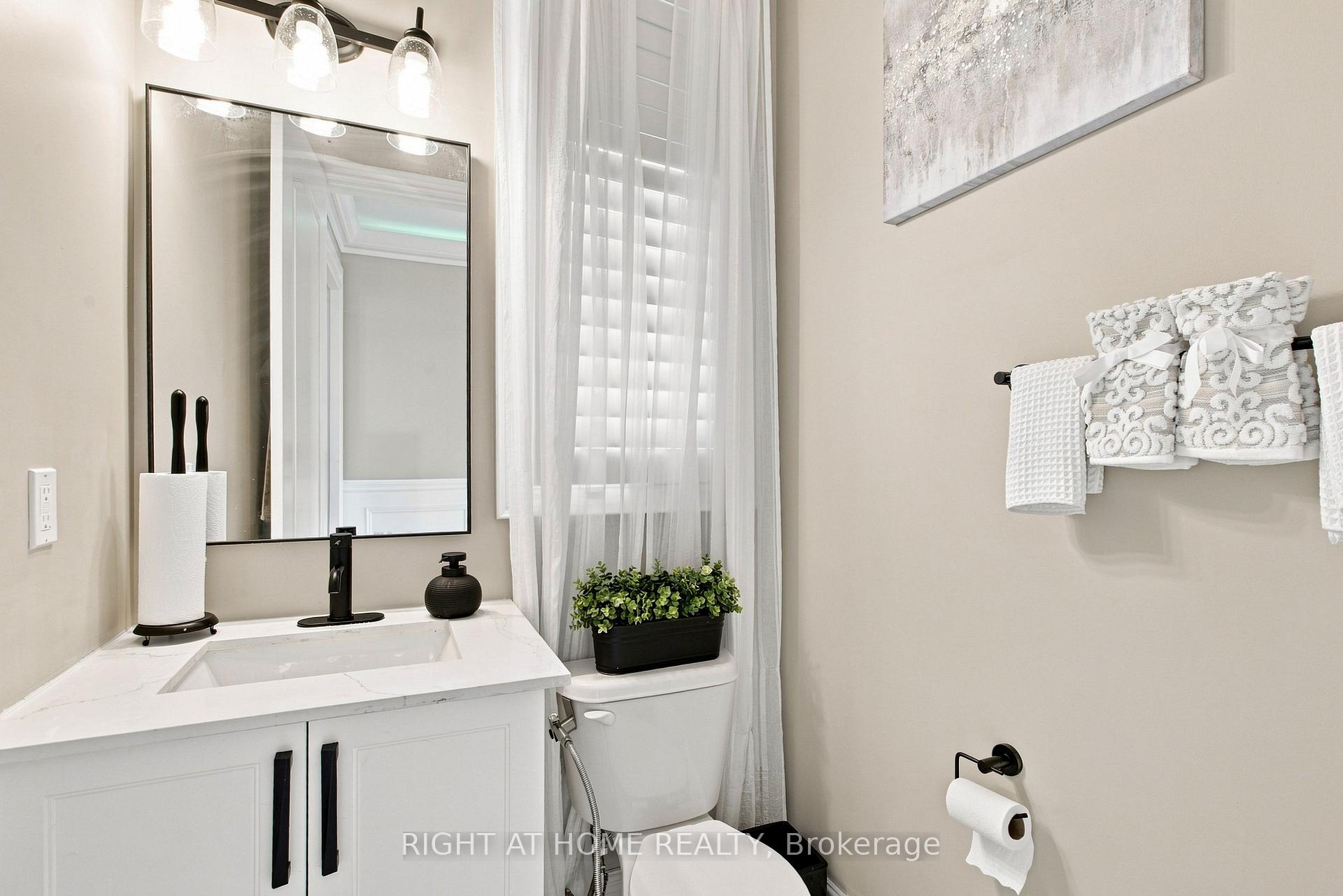 Photo 33 of 2349 Dress Circle Crescent, Oshawa, Windfields — HOMEH