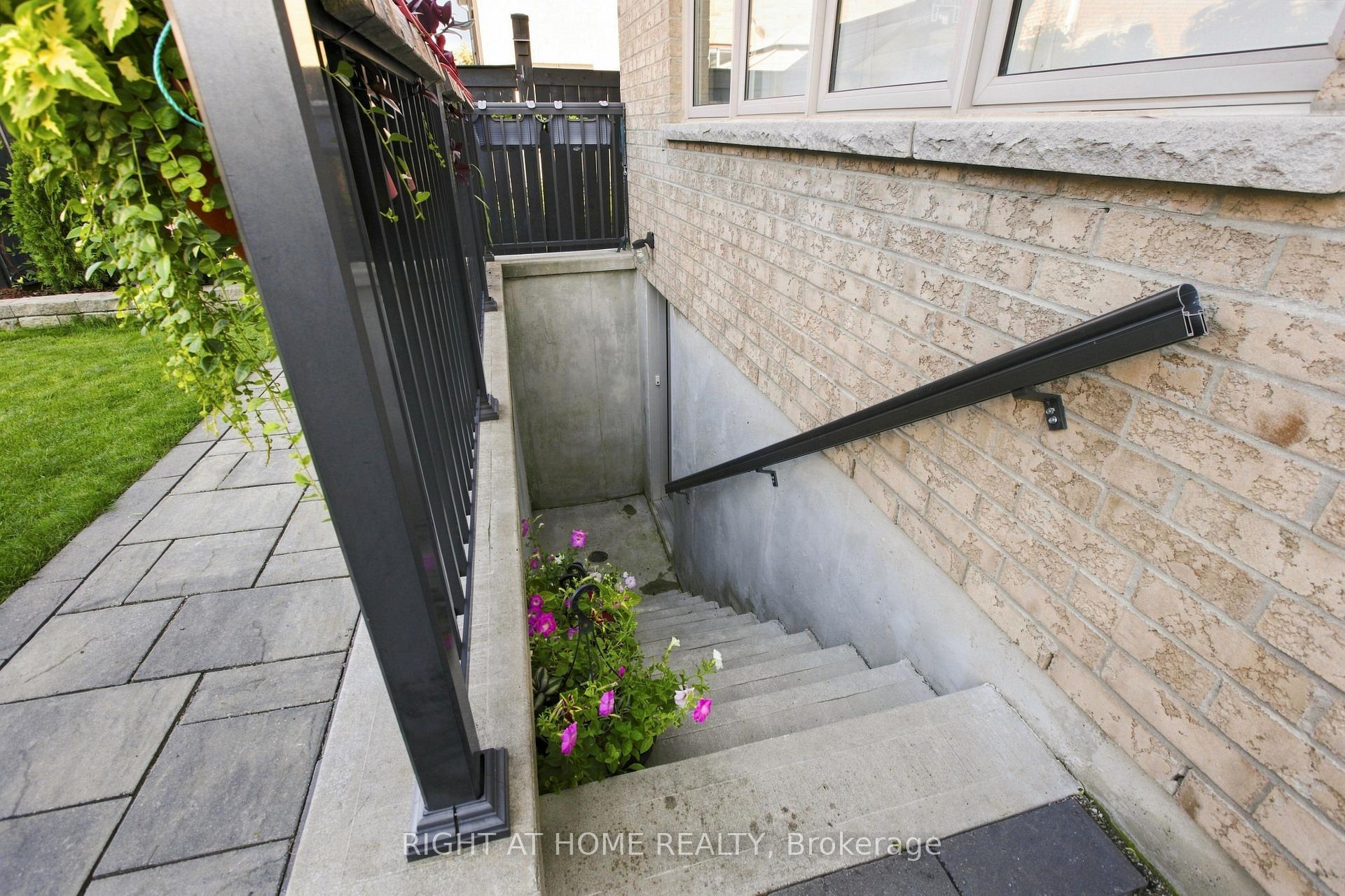 Photo 36 of 2349 Dress Circle Crescent, Oshawa, Windfields — HOMEH