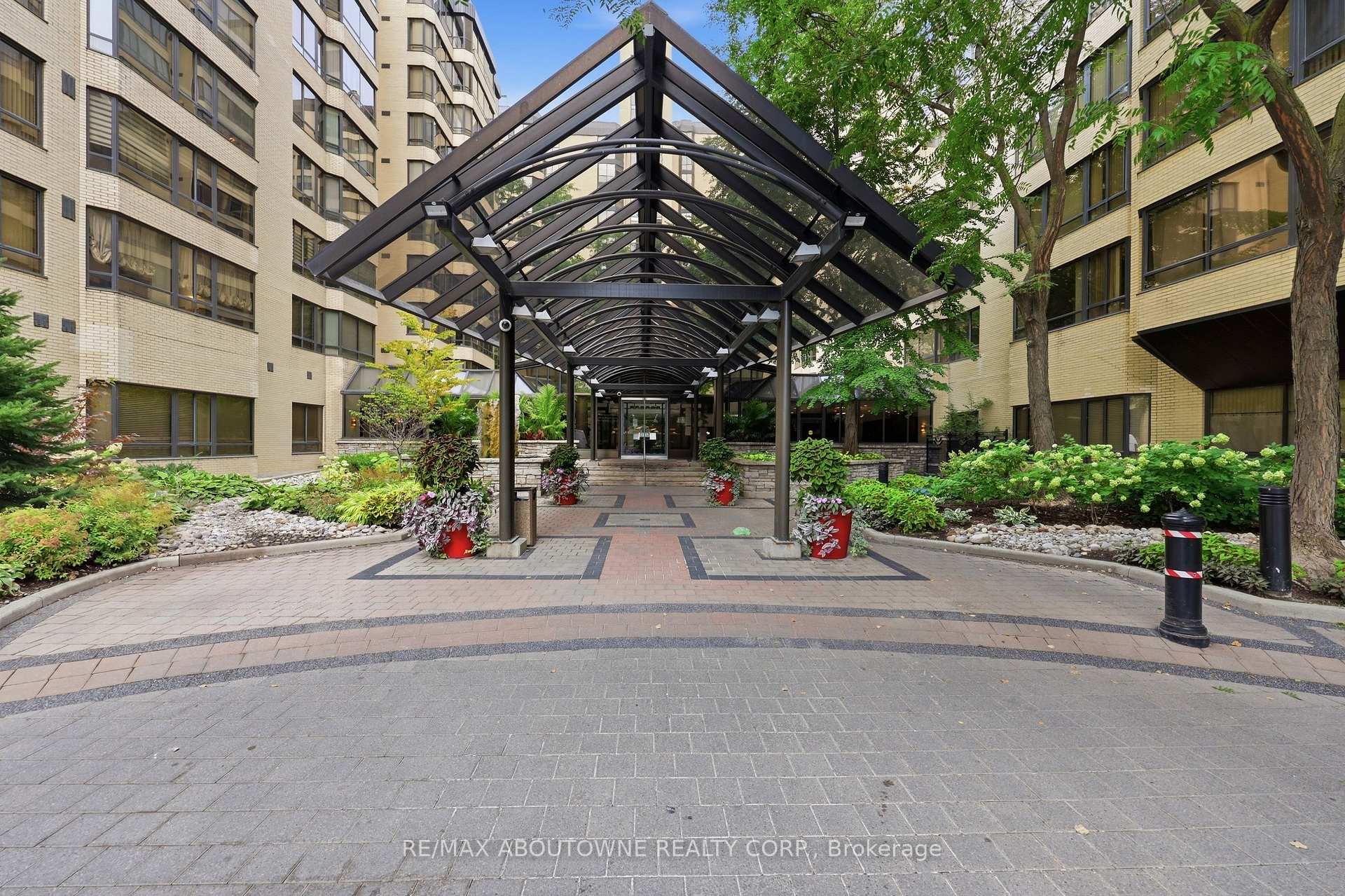 Photo 2 of Unit 1003, 280 Simcoe Street, Toronto, Kensington-Chinatown — HOMEH