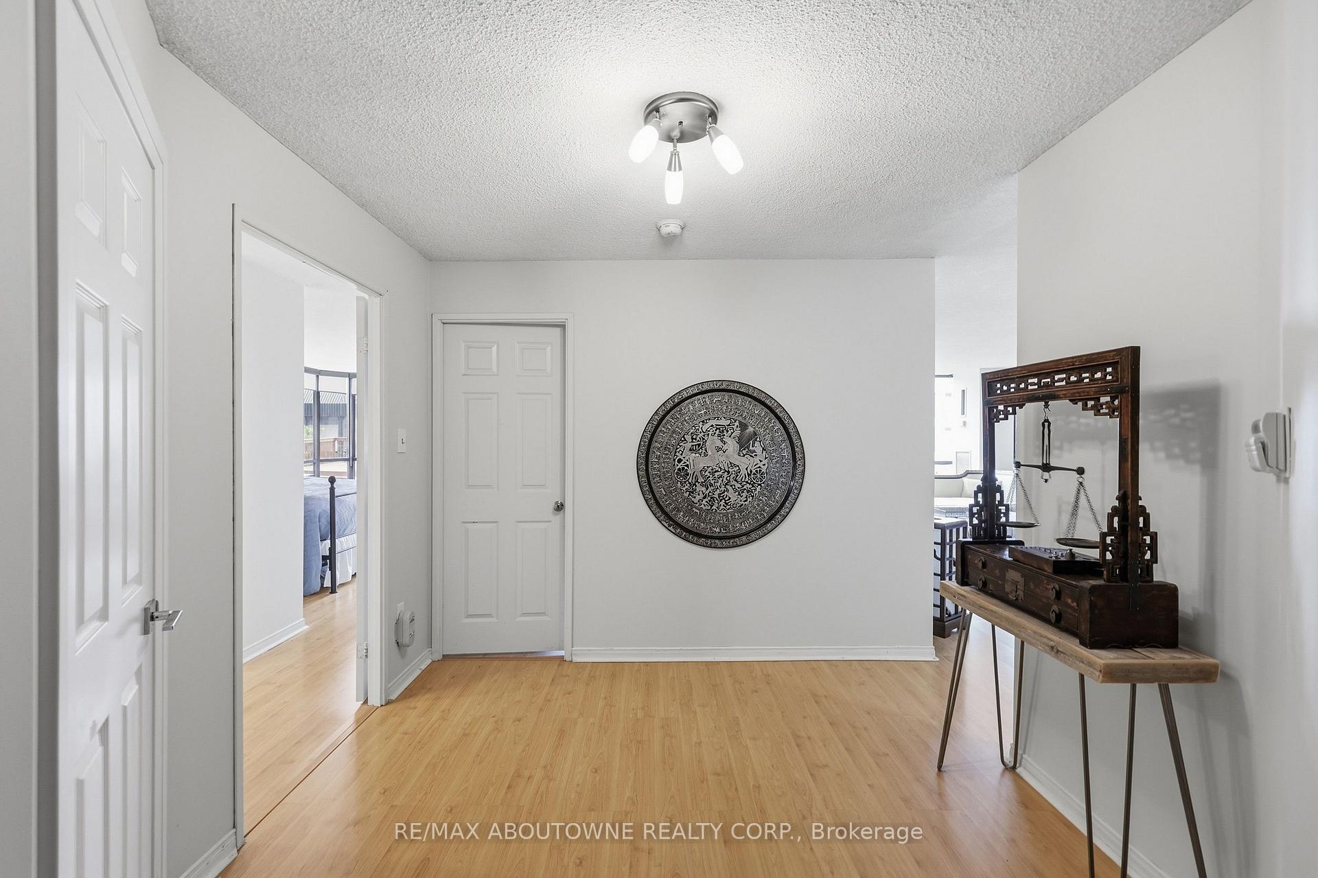 Photo 5 of Unit 1003, 280 Simcoe Street, Toronto, Kensington-Chinatown — HOMEH