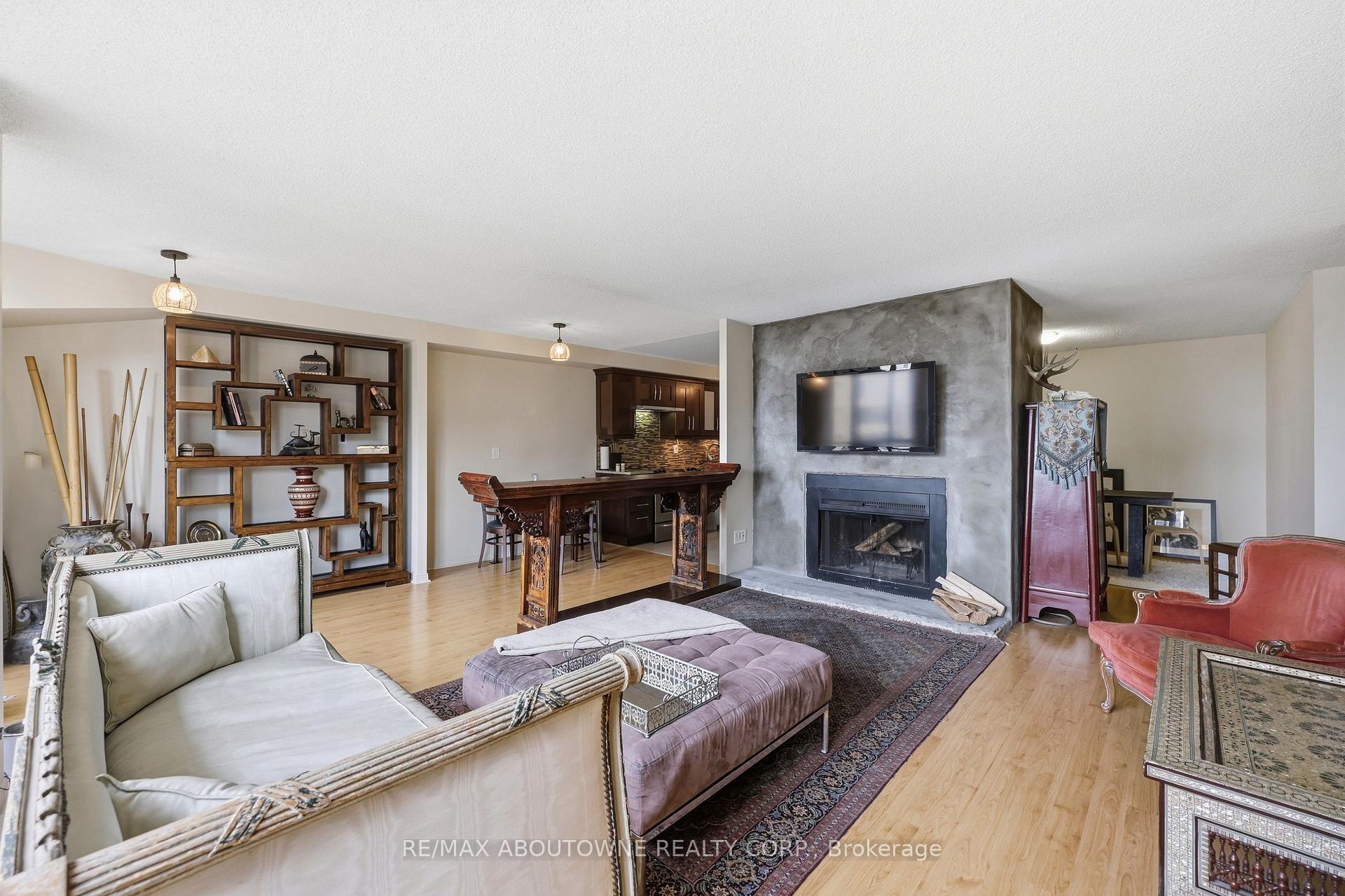 Photo 11 of Unit 1003, 280 Simcoe Street, Toronto, Kensington-Chinatown — HOMEH