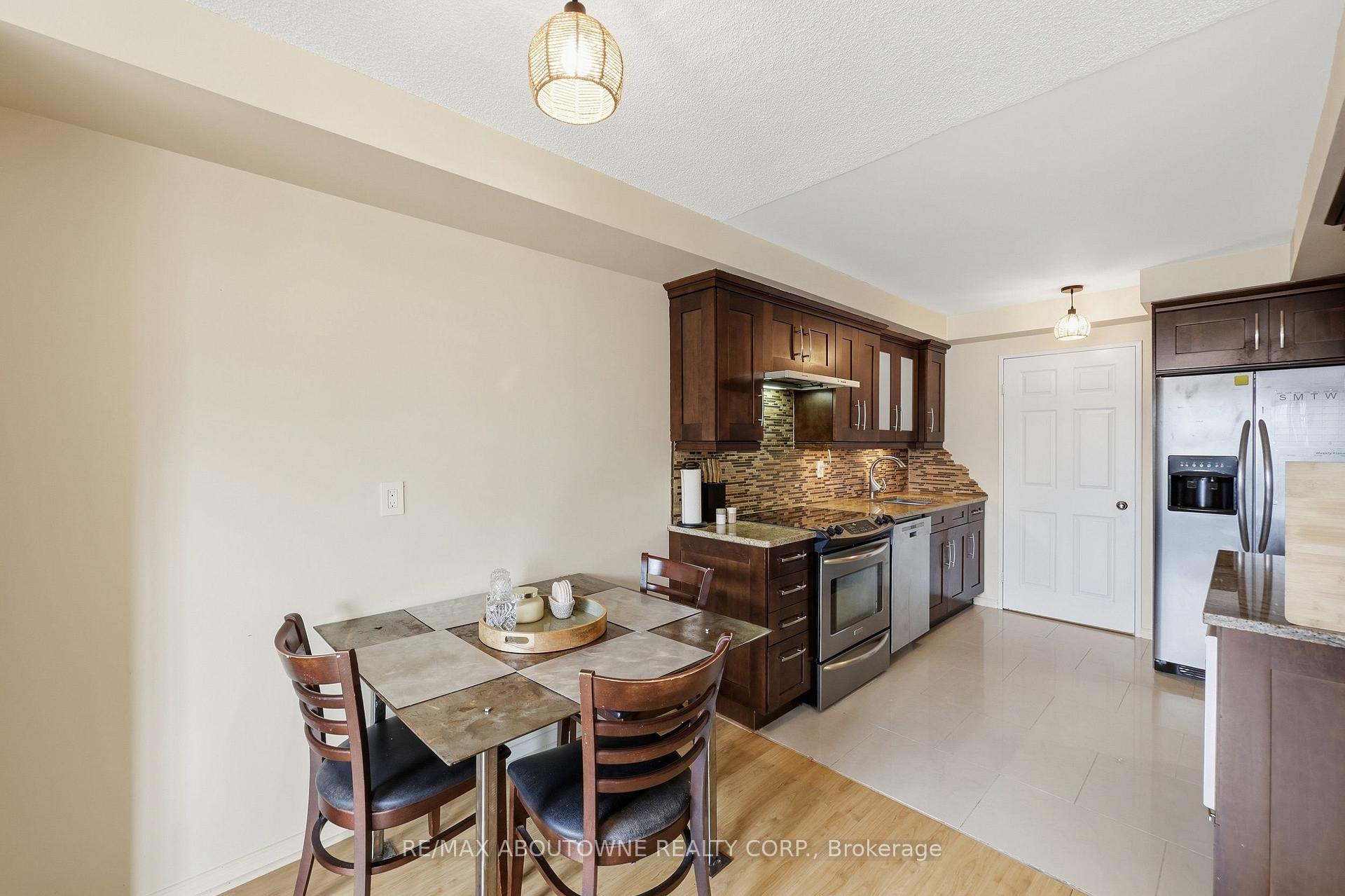 Photo 12 of Unit 1003, 280 Simcoe Street, Toronto, Kensington-Chinatown — HOMEH