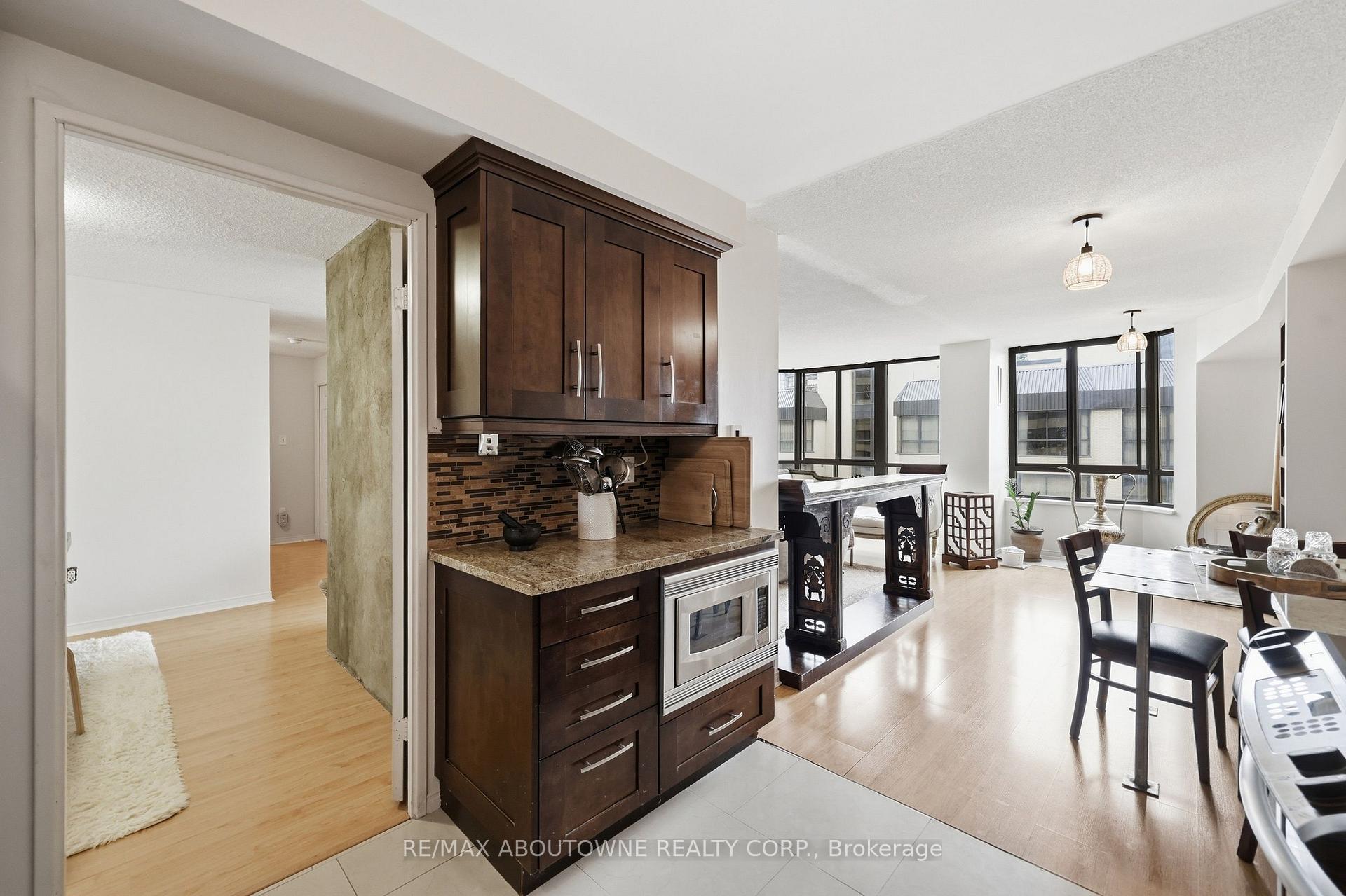 Photo 15 of Unit 1003, 280 Simcoe Street, Toronto, Kensington-Chinatown — HOMEH