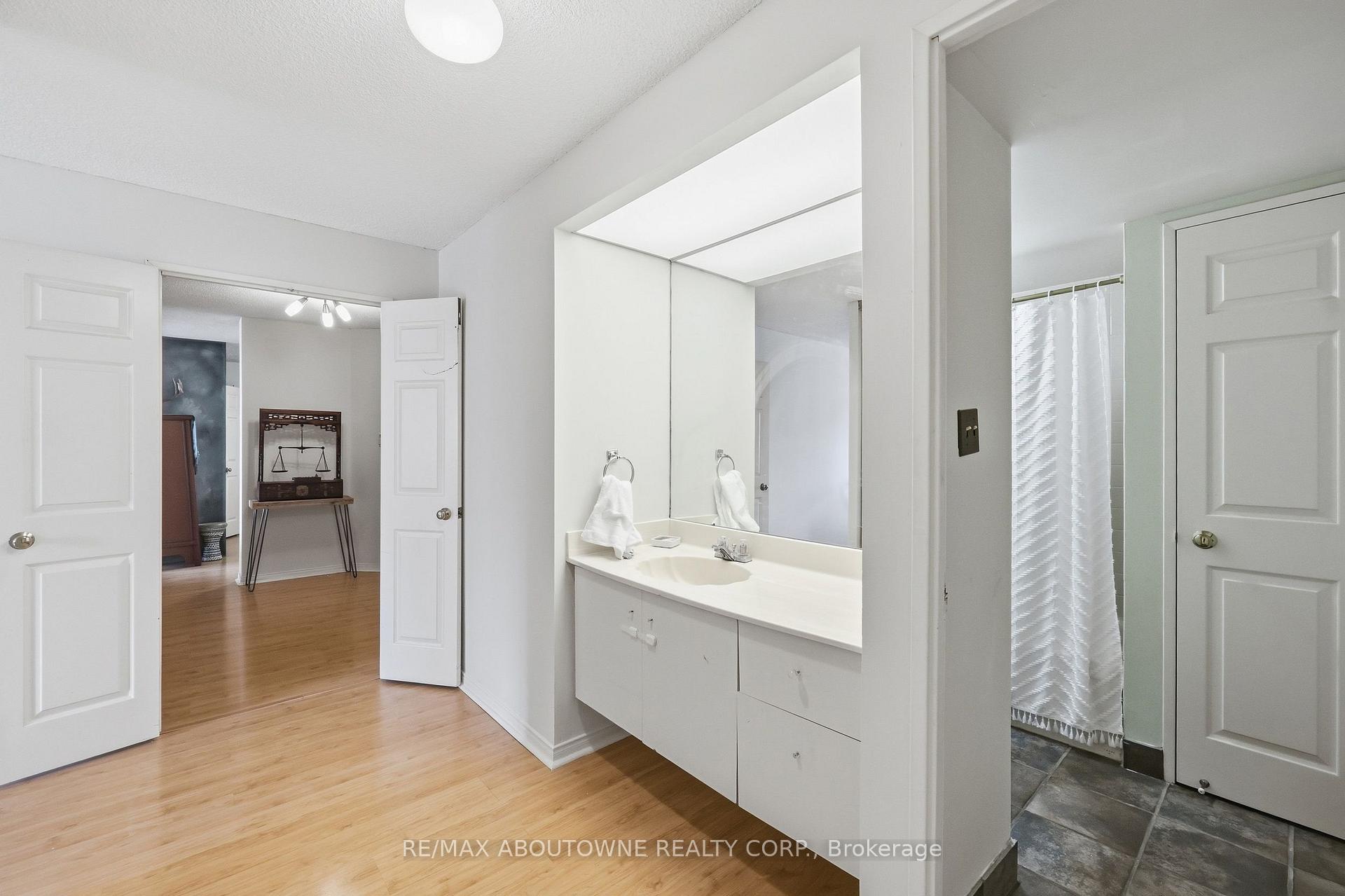 Photo 24 of Unit 1003, 280 Simcoe Street, Toronto, Kensington-Chinatown — HOMEH