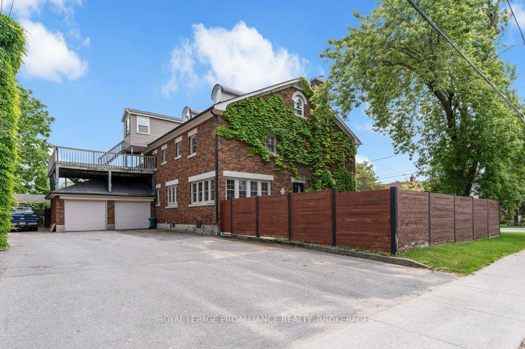 Photo 3 of 609 Earl Street, Kingston, Central City East — HOMEH