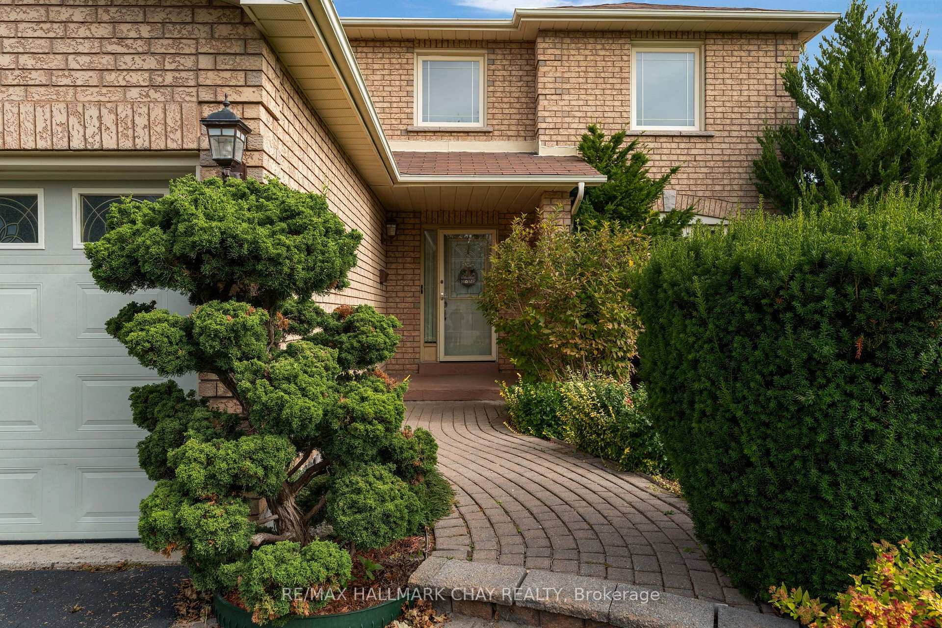 Photo 2 of 73 Brown Street, Barrie, Holly — HOMEH