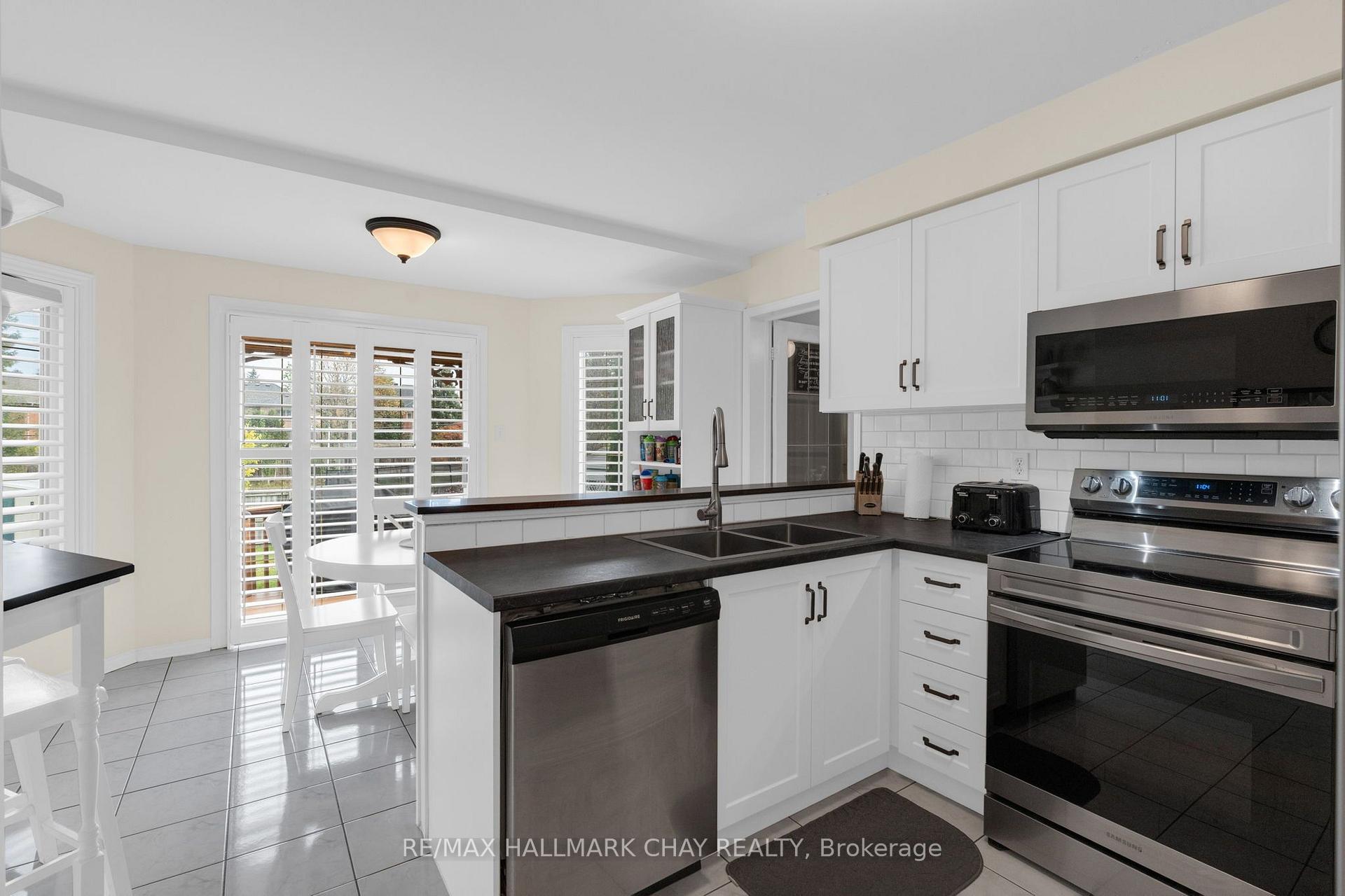Photo 7 of 73 Brown Street, Barrie, Holly — HOMEH