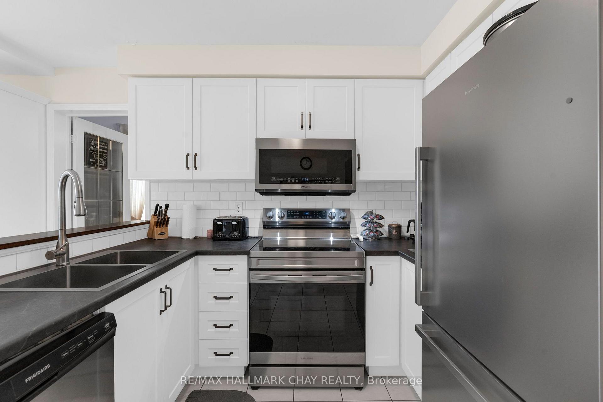 Photo 8 of 73 Brown Street, Barrie, Holly — HOMEH