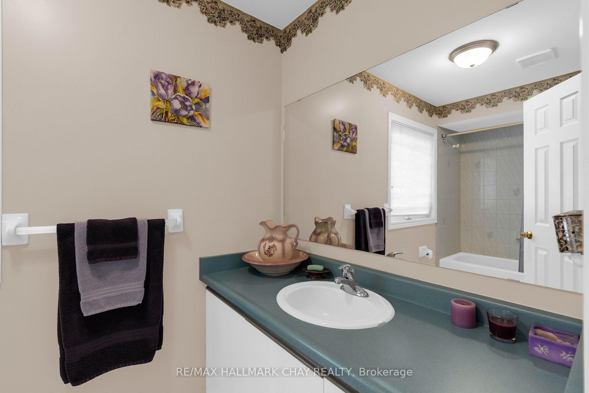 Photo 21 of 73 Brown Street, Barrie, Holly — HOMEH