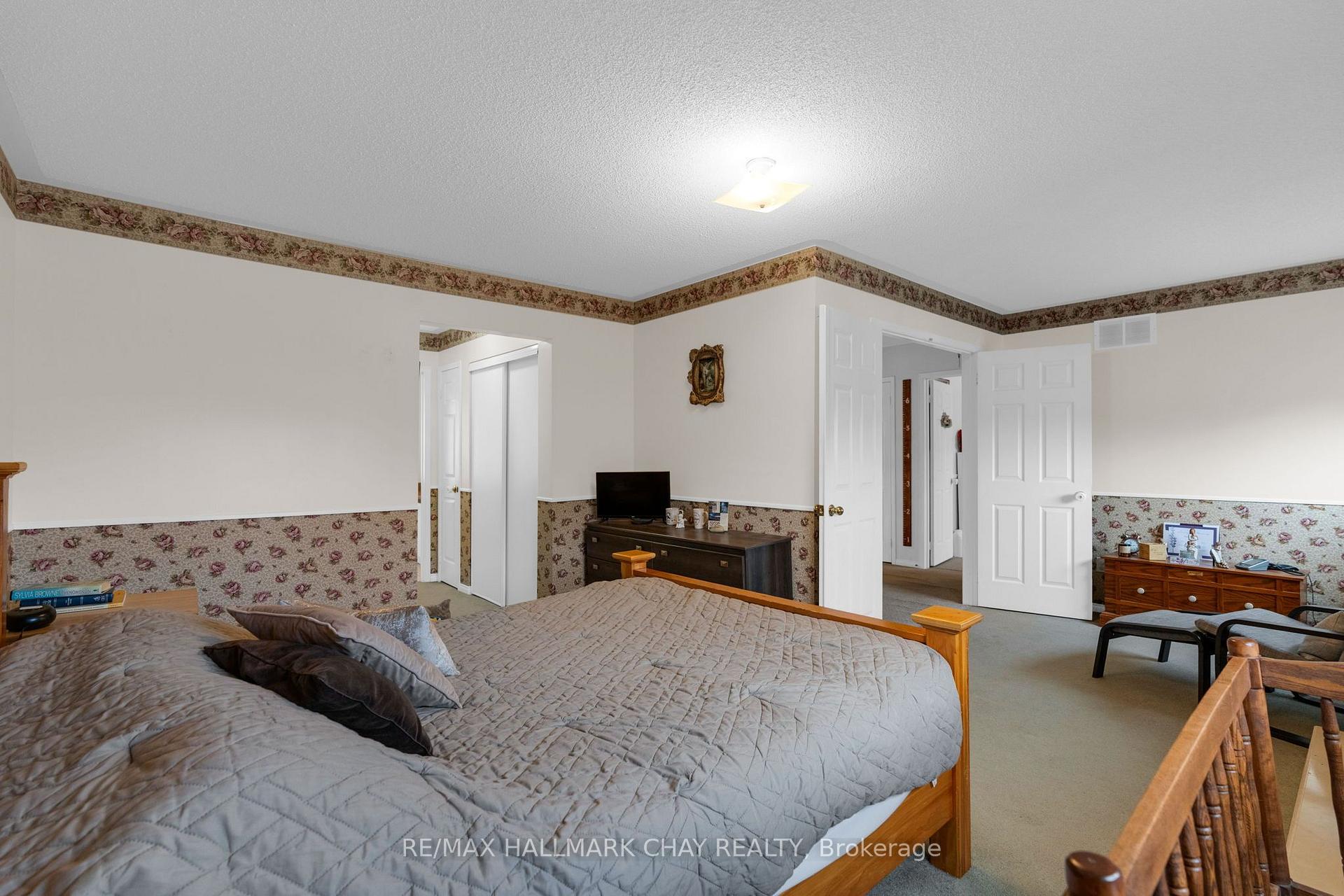 Photo 23 of 73 Brown Street, Barrie, Holly — HOMEH