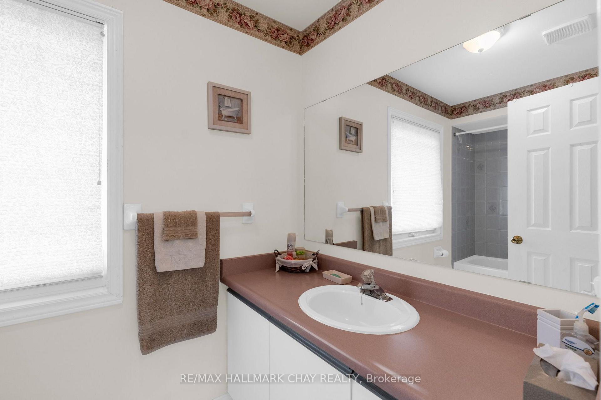 Photo 27 of 73 Brown Street, Barrie, Holly — HOMEH