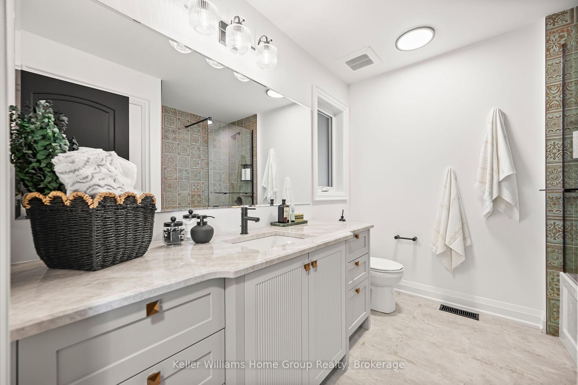 Photo 32 of 39 Halls Drive, Centre Wellington, Elora/Salem — HOMEH