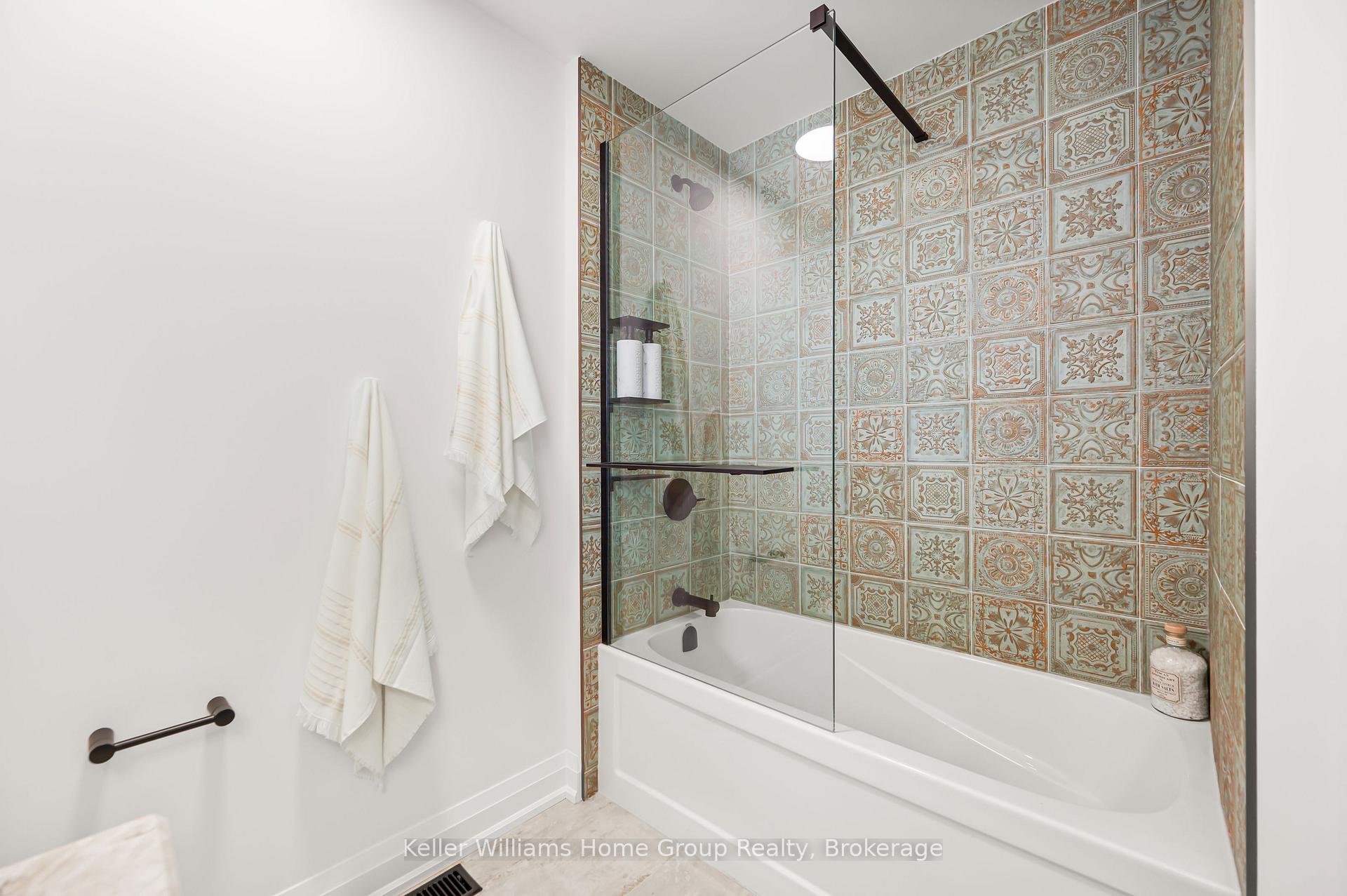 Photo 33 of 39 Halls Drive, Centre Wellington, Elora/Salem — HOMEH
