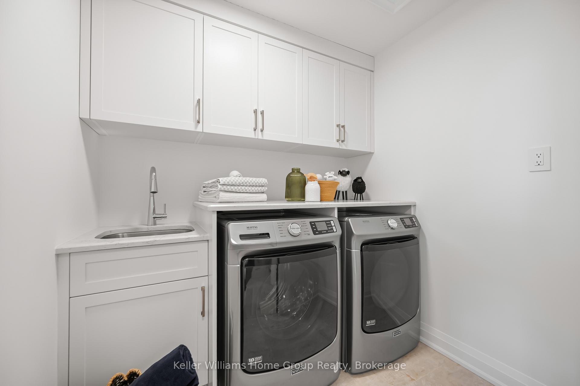 Photo 34 of 39 Halls Drive, Centre Wellington, Elora/Salem — HOMEH