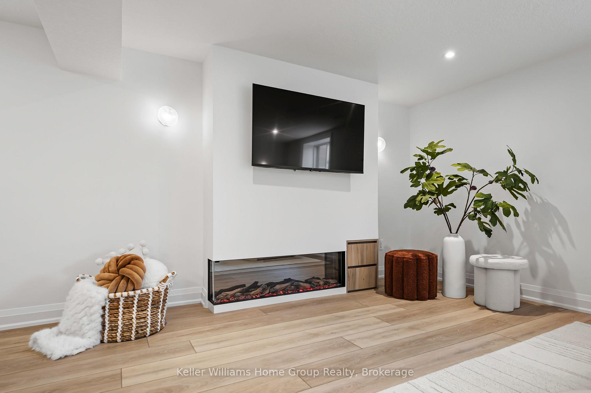 Photo 42 of 39 Halls Drive, Centre Wellington, Elora/Salem — HOMEH