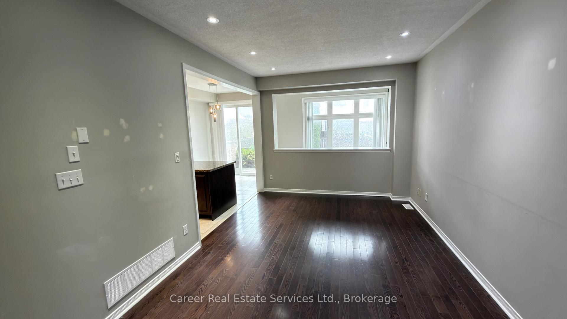 Photo 6 of 123 Silverwood Circle, Ajax, Central East — HOMEH