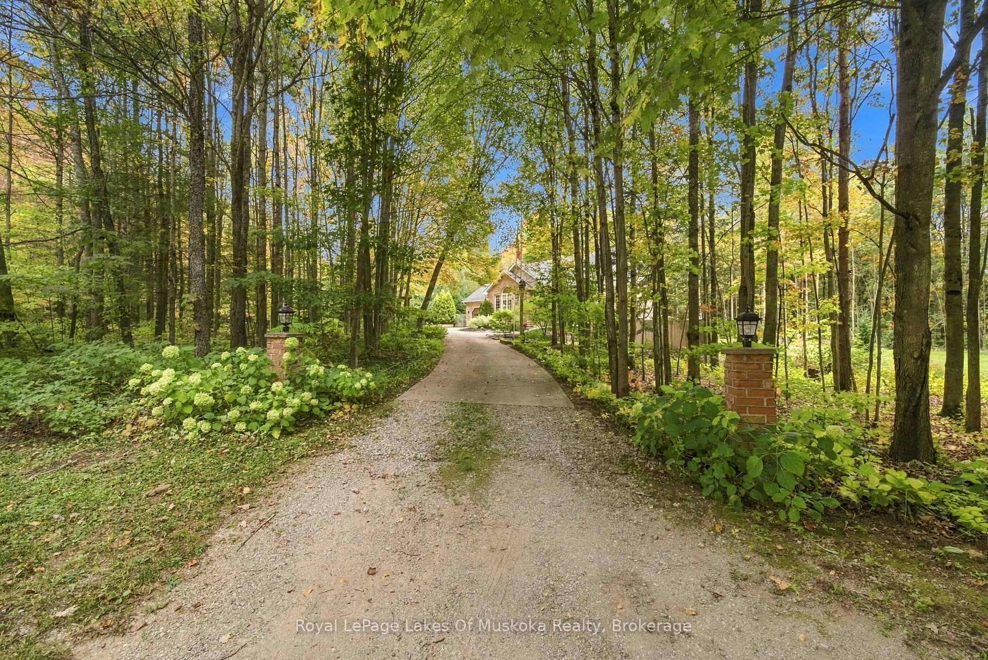 Photo 2 of 1002 Joseph Place, Gravenhurst, Morrison — HOMEH