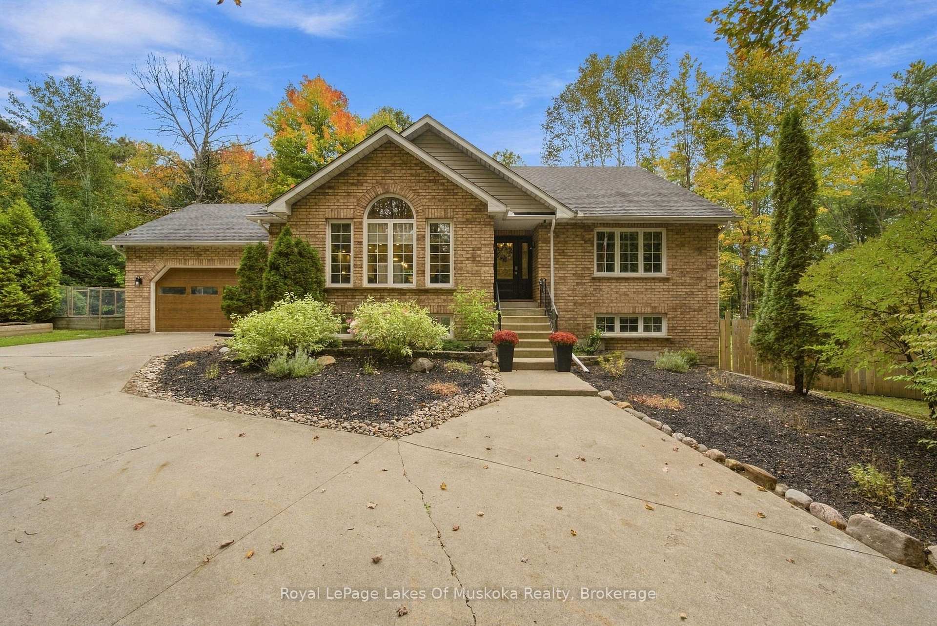 Photo 3 of 1002 Joseph Place, Gravenhurst, Morrison — HOMEH