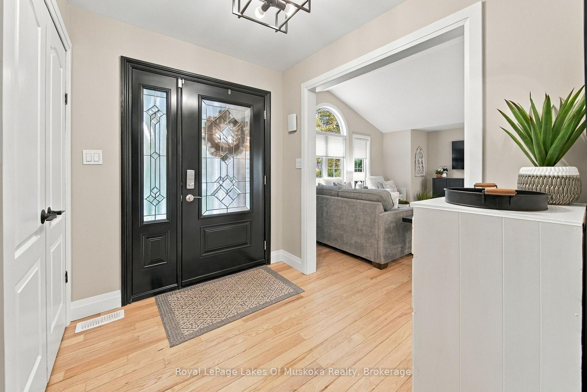 Photo 4 of 1002 Joseph Place, Gravenhurst, Morrison — HOMEH