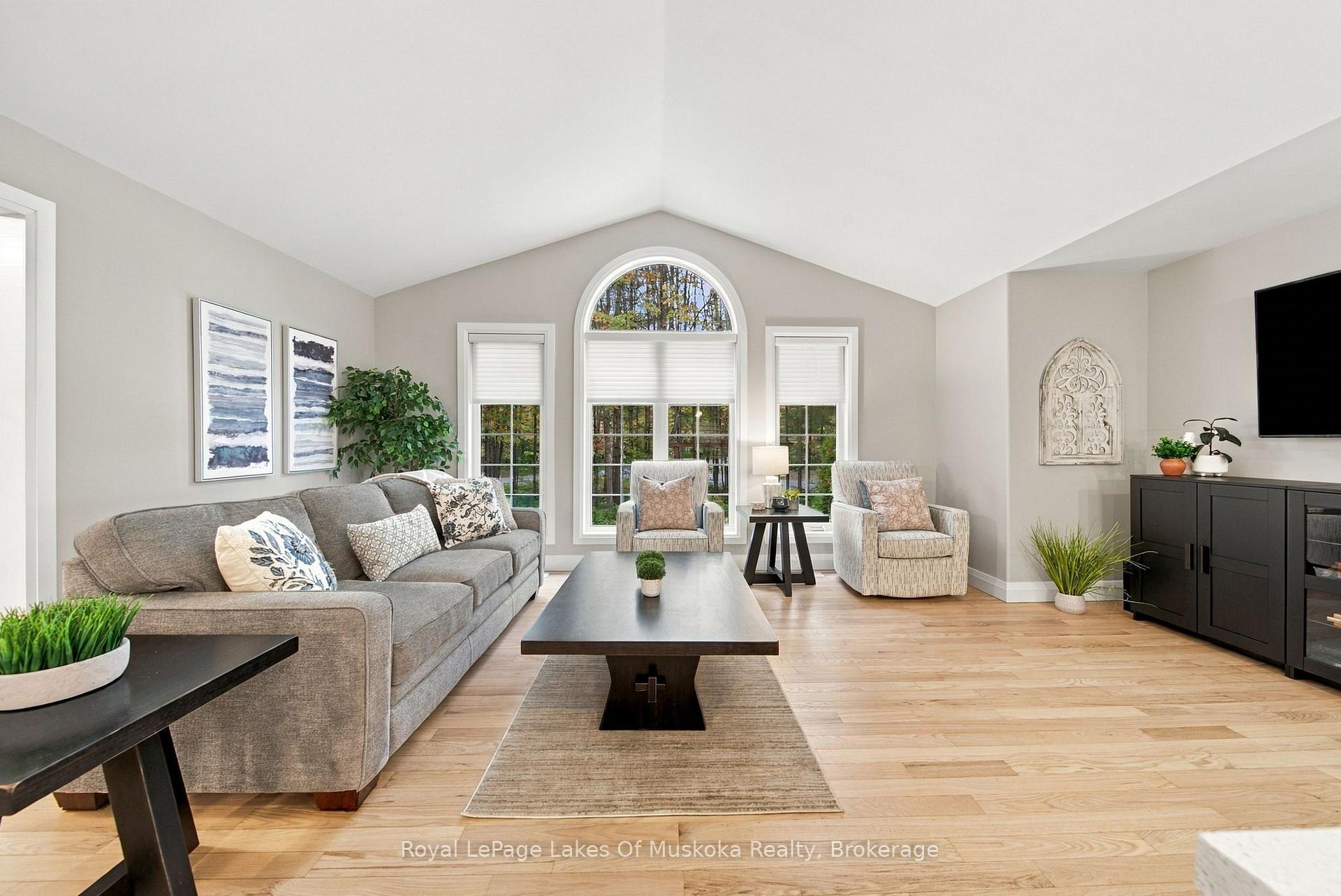 Photo 15 of 1002 Joseph Place, Gravenhurst, Morrison — HOMEH