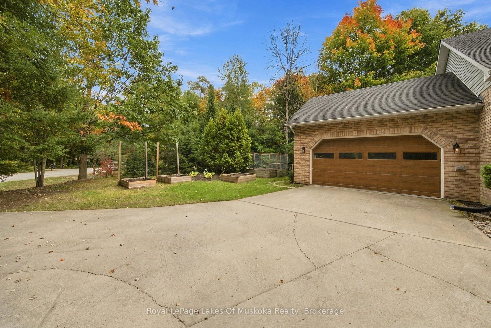 Photo 33 of 1002 Joseph Place, Gravenhurst, Morrison — HOMEH