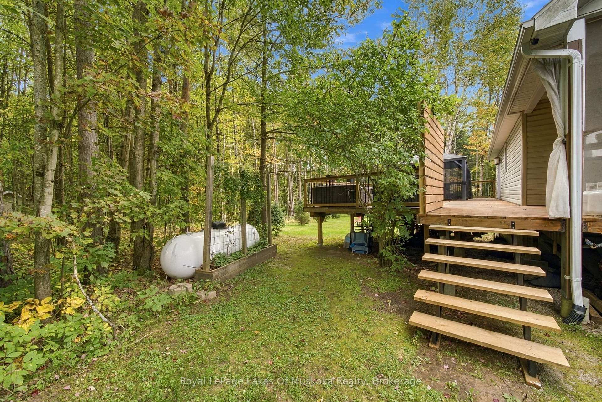 Photo 35 of 1002 Joseph Place, Gravenhurst, Morrison — HOMEH