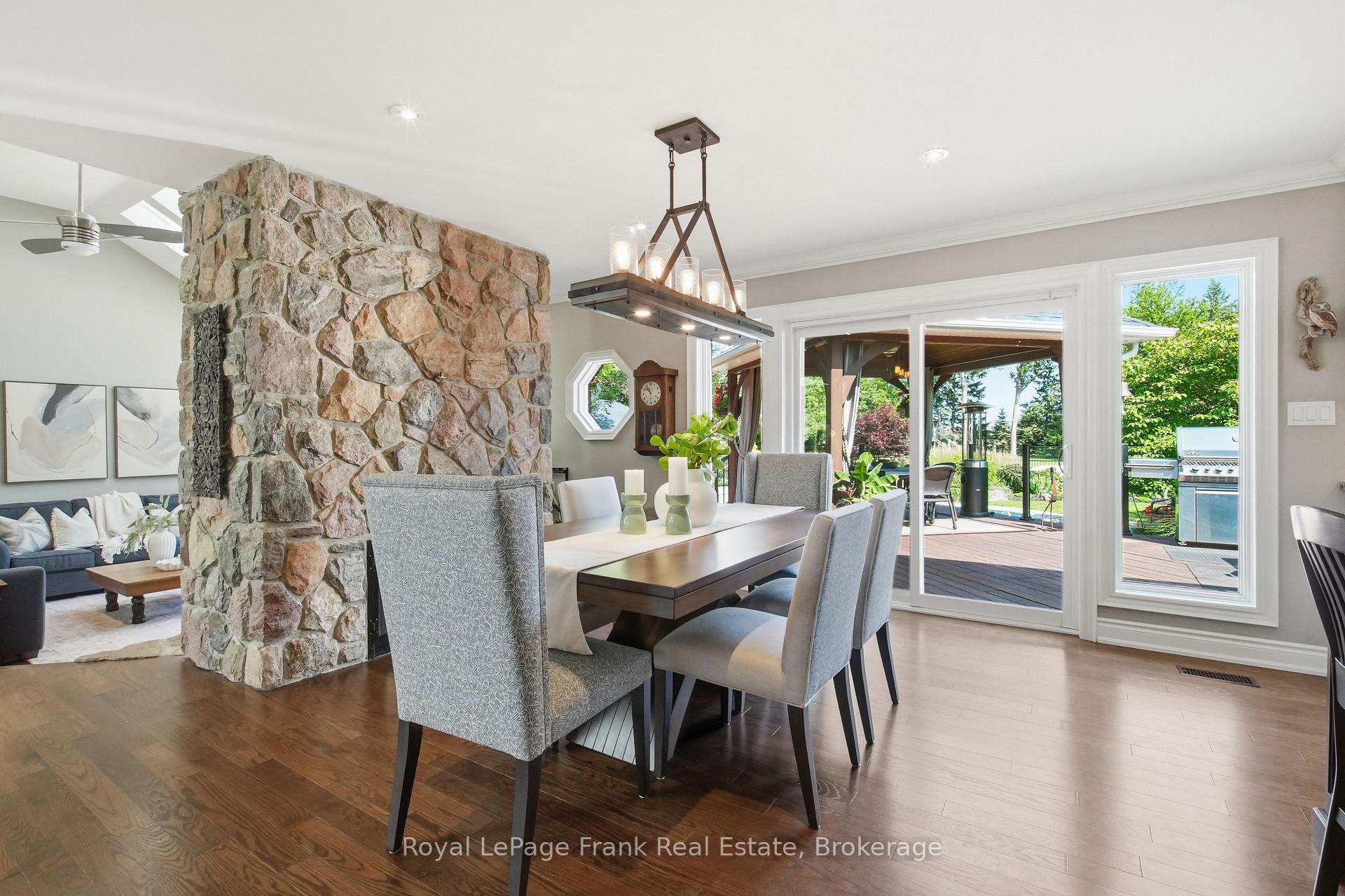 Photo 6 of 5 Craig Court, Clarington, Bowmanville — HOMEH