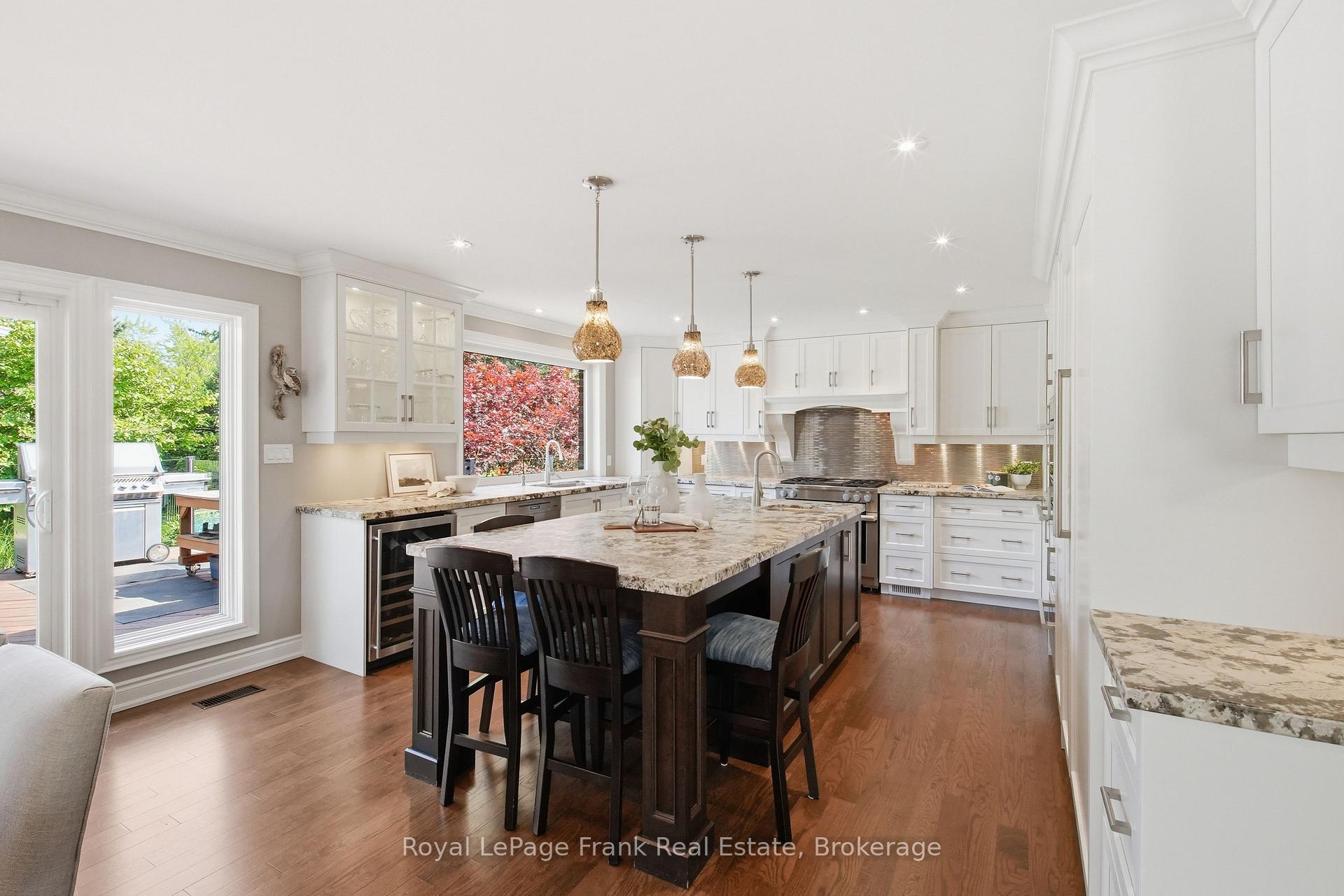 Photo 7 of 5 Craig Court, Clarington, Bowmanville — HOMEH