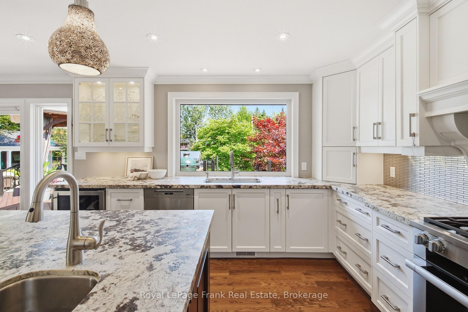 Photo 10 of 5 Craig Court, Clarington, Bowmanville — HOMEH