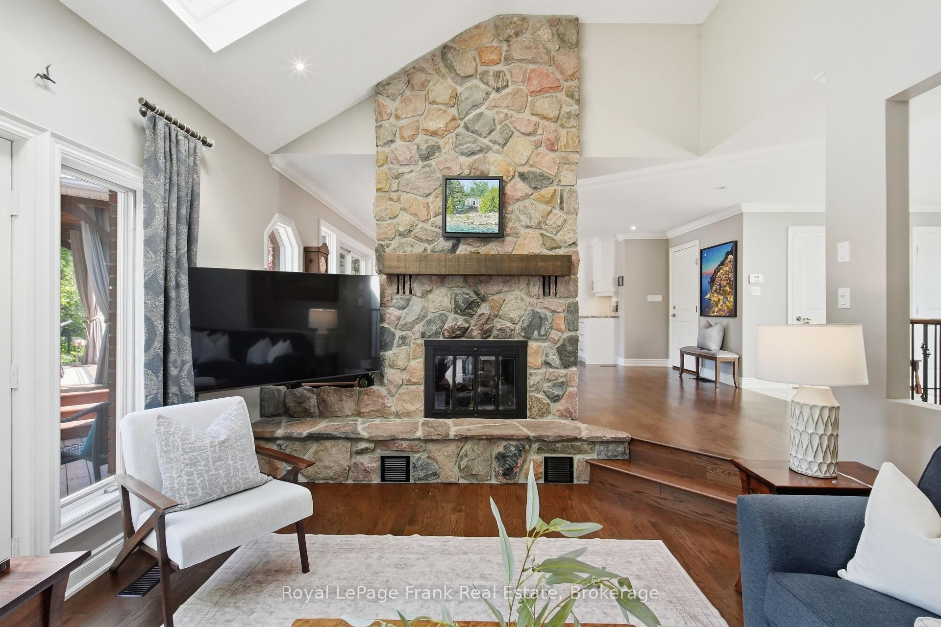 Photo 13 of 5 Craig Court, Clarington, Bowmanville — HOMEH