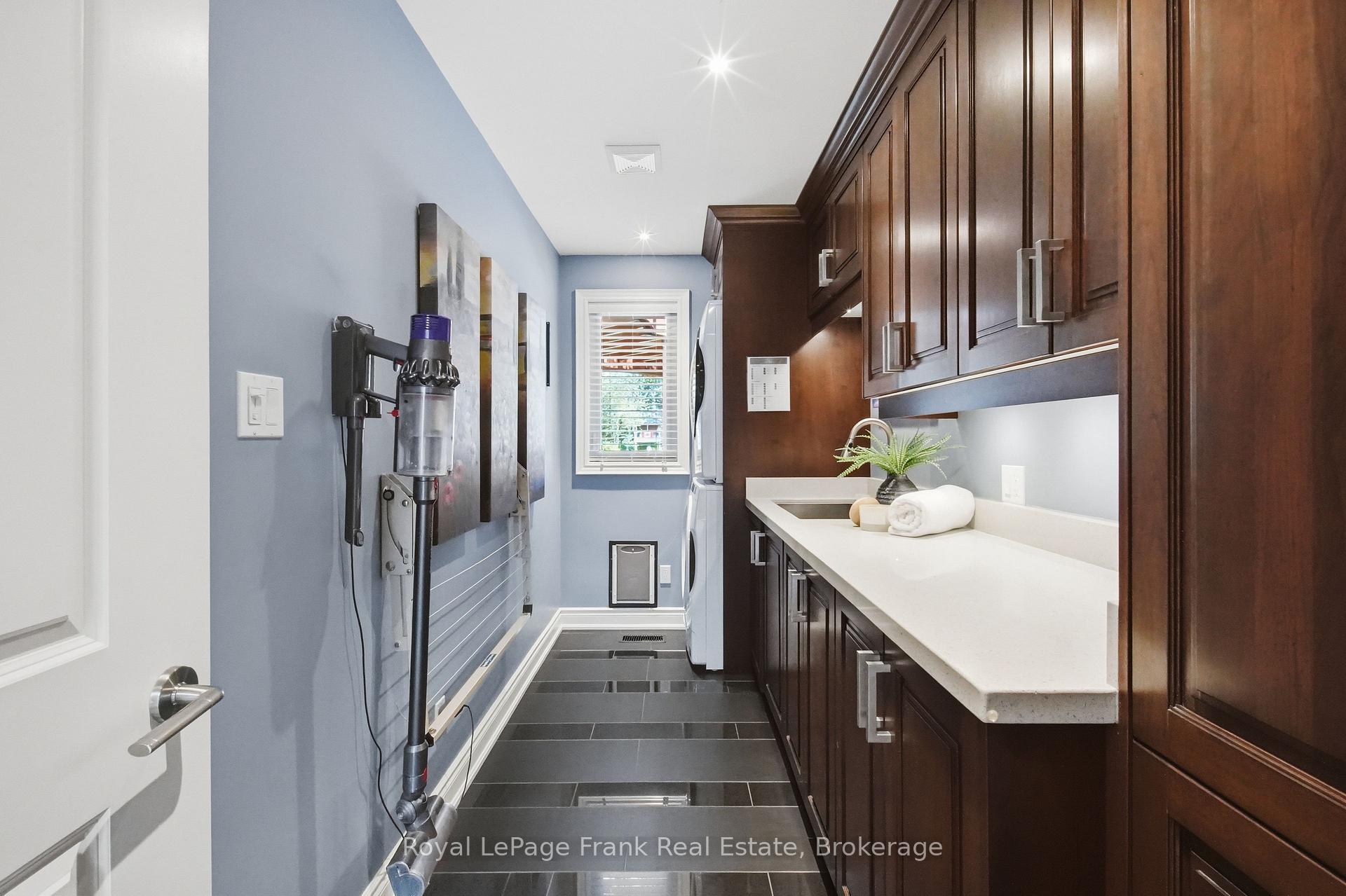 Photo 24 of 5 Craig Court, Clarington, Bowmanville — HOMEH