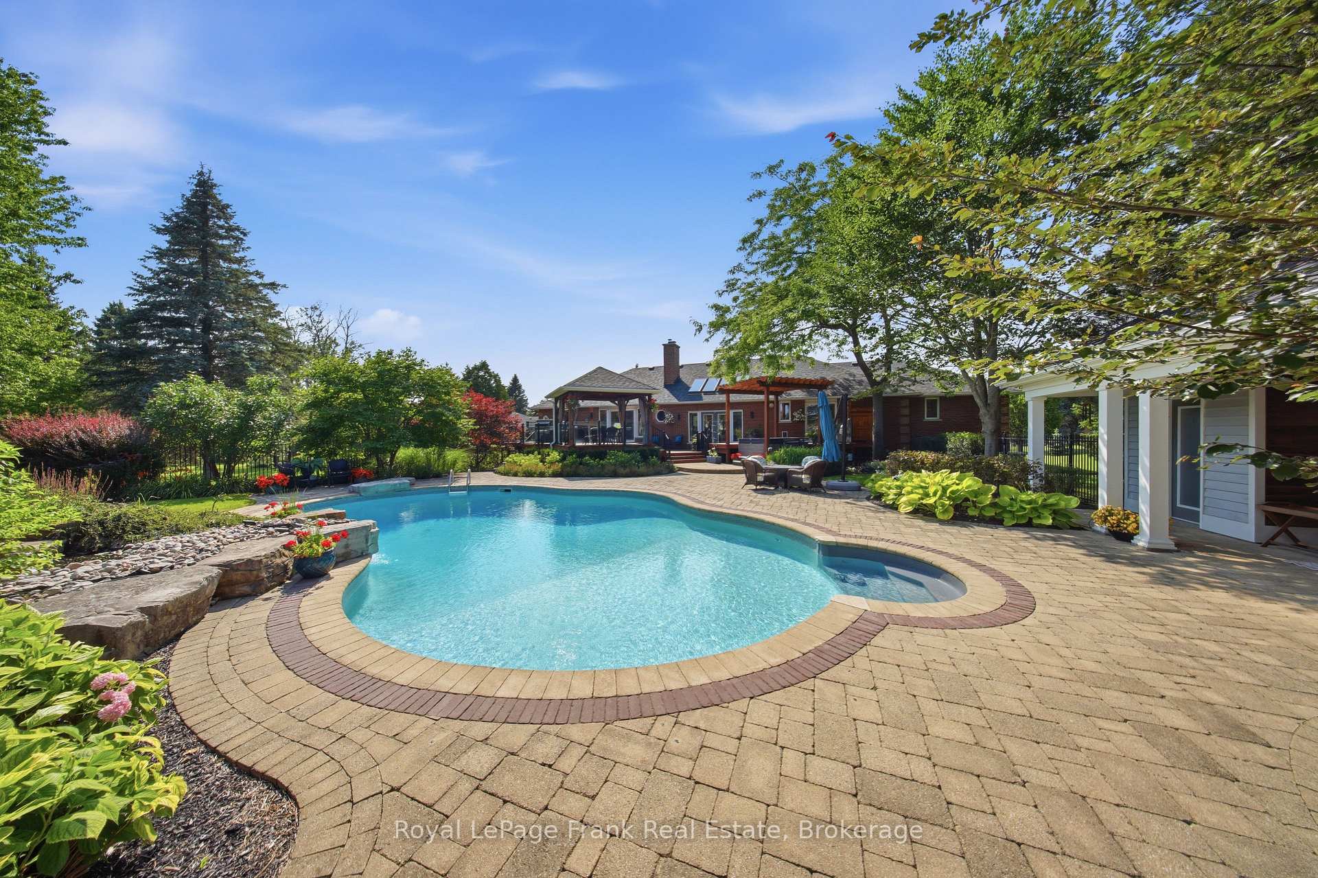 Photo 33 of 5 Craig Court, Clarington, Bowmanville — HOMEH