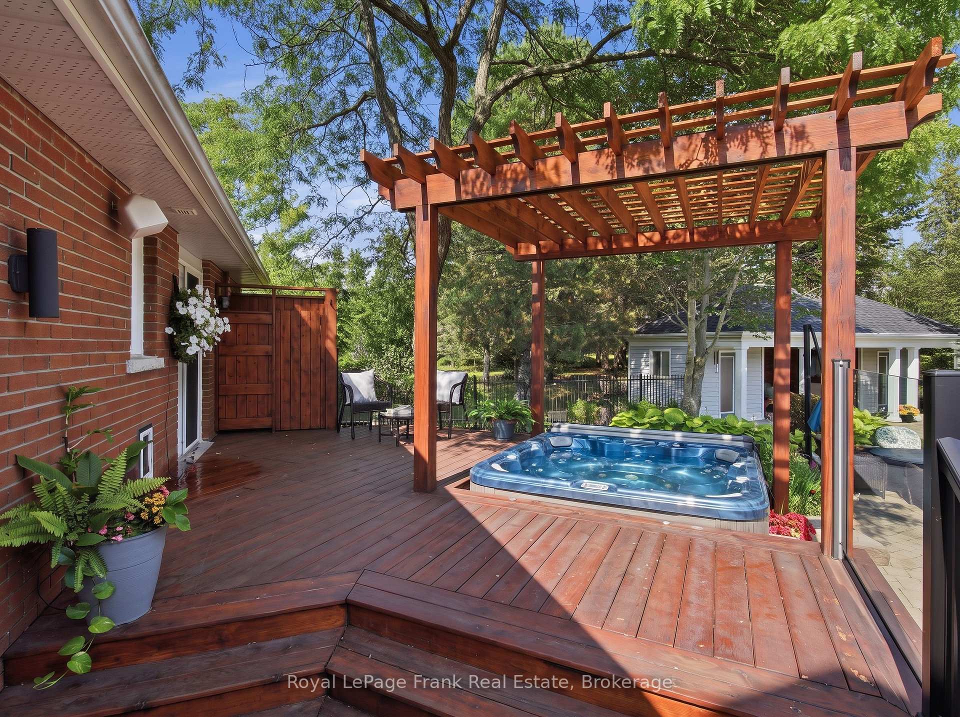 Photo 38 of 5 Craig Court, Clarington, Bowmanville — HOMEH