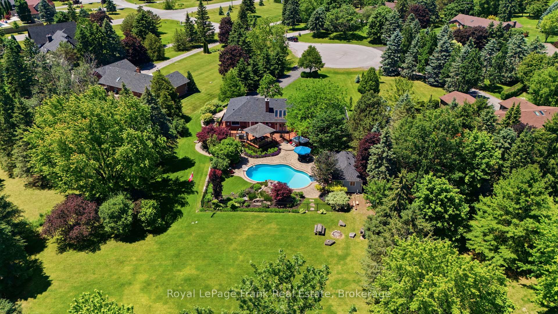 Photo 43 of 5 Craig Court, Clarington, Bowmanville — HOMEH