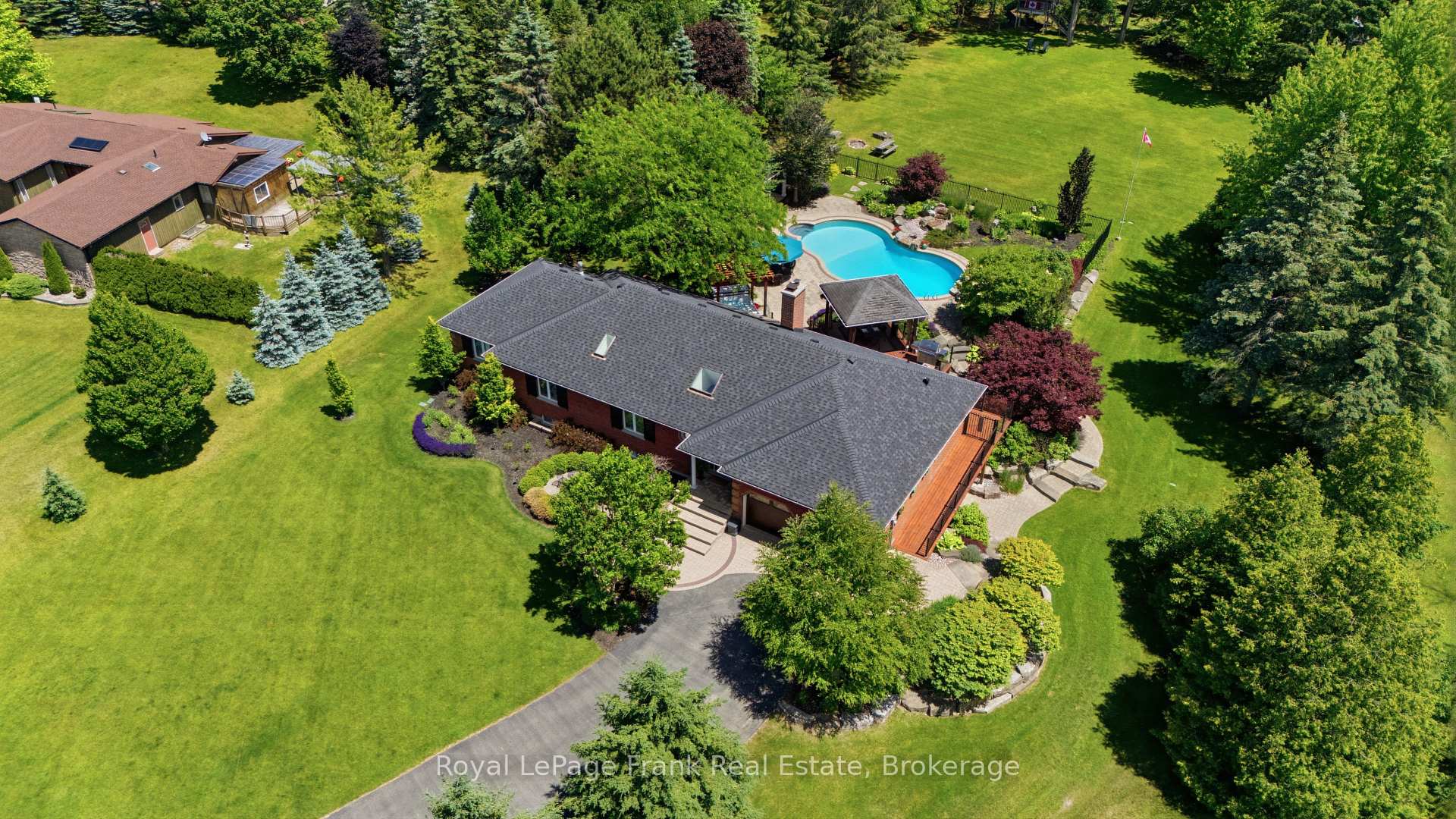 Photo 44 of 5 Craig Court, Clarington, Bowmanville — HOMEH