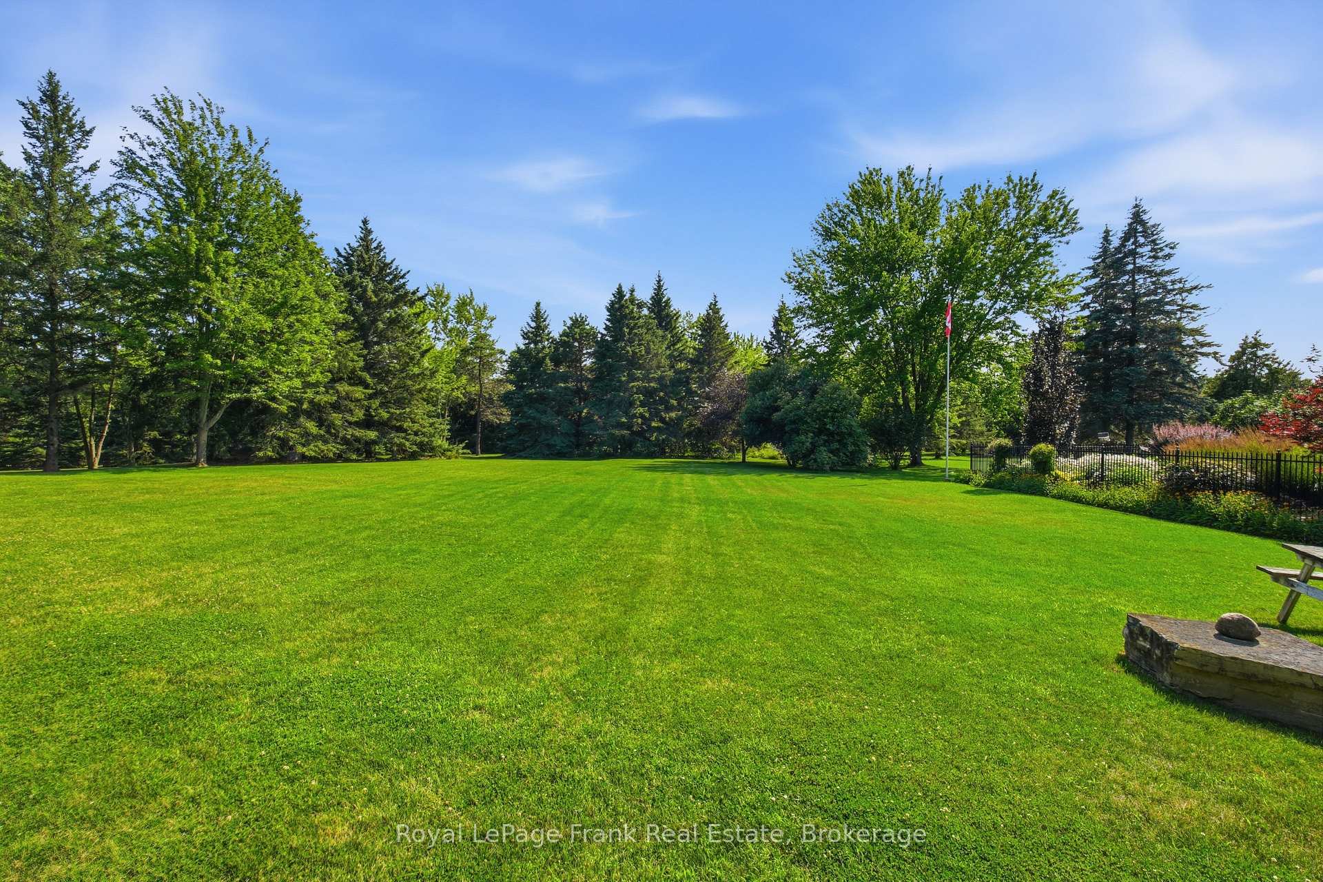 Photo 48 of 5 Craig Court, Clarington, Bowmanville — HOMEH