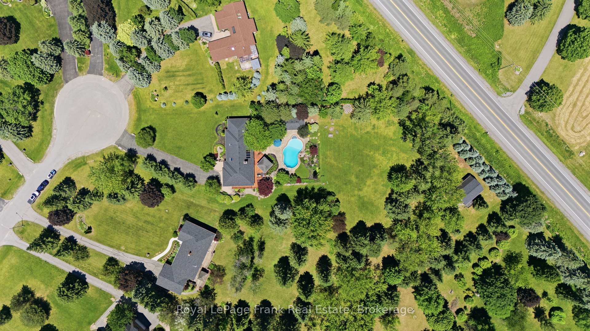 Photo 50 of 5 Craig Court, Clarington, Bowmanville — HOMEH