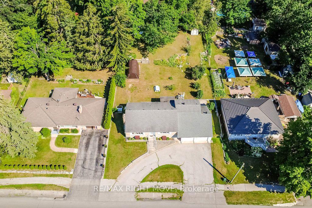 Photo 3 of 94 Fittons Road E, Orillia — HOMEH