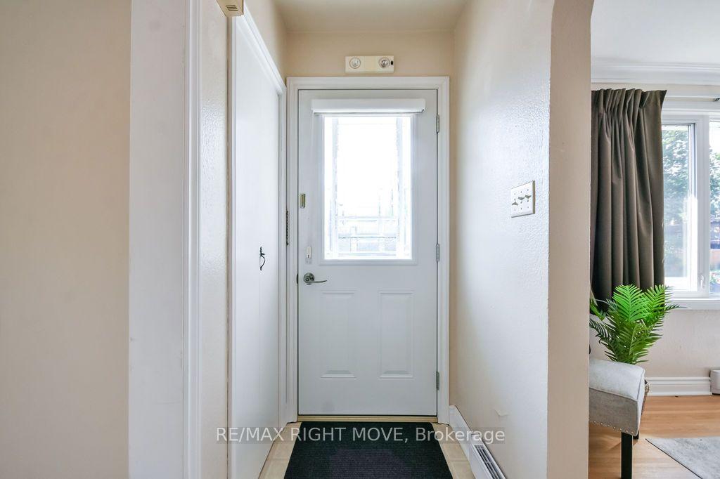 Photo 5 of 94 Fittons Road E, Orillia — HOMEH