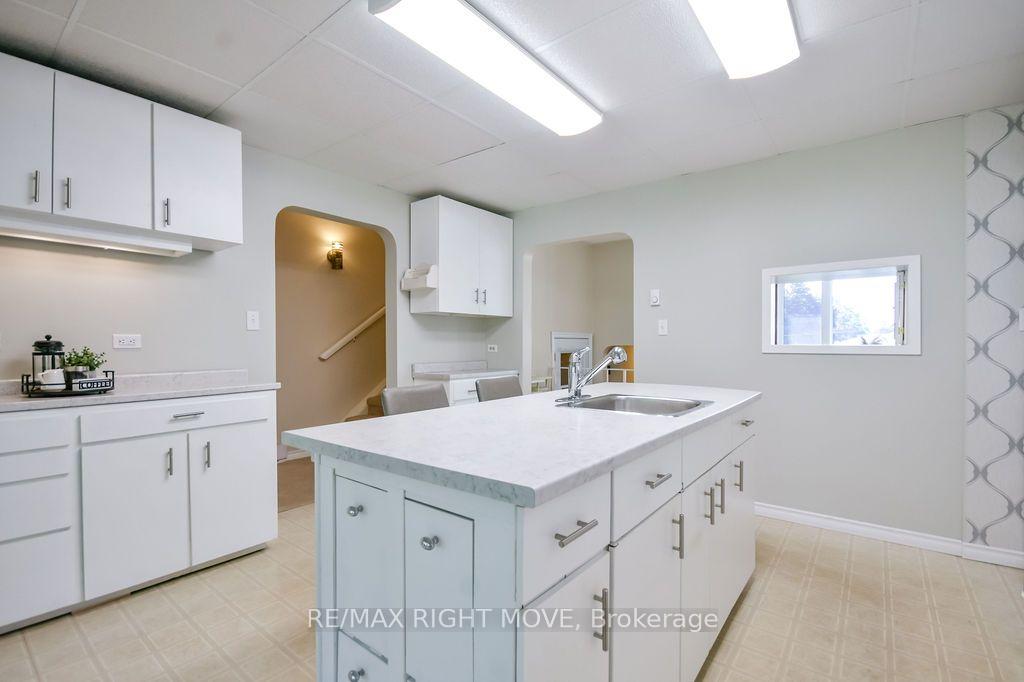 Photo 14 of 94 Fittons Road E, Orillia — HOMEH