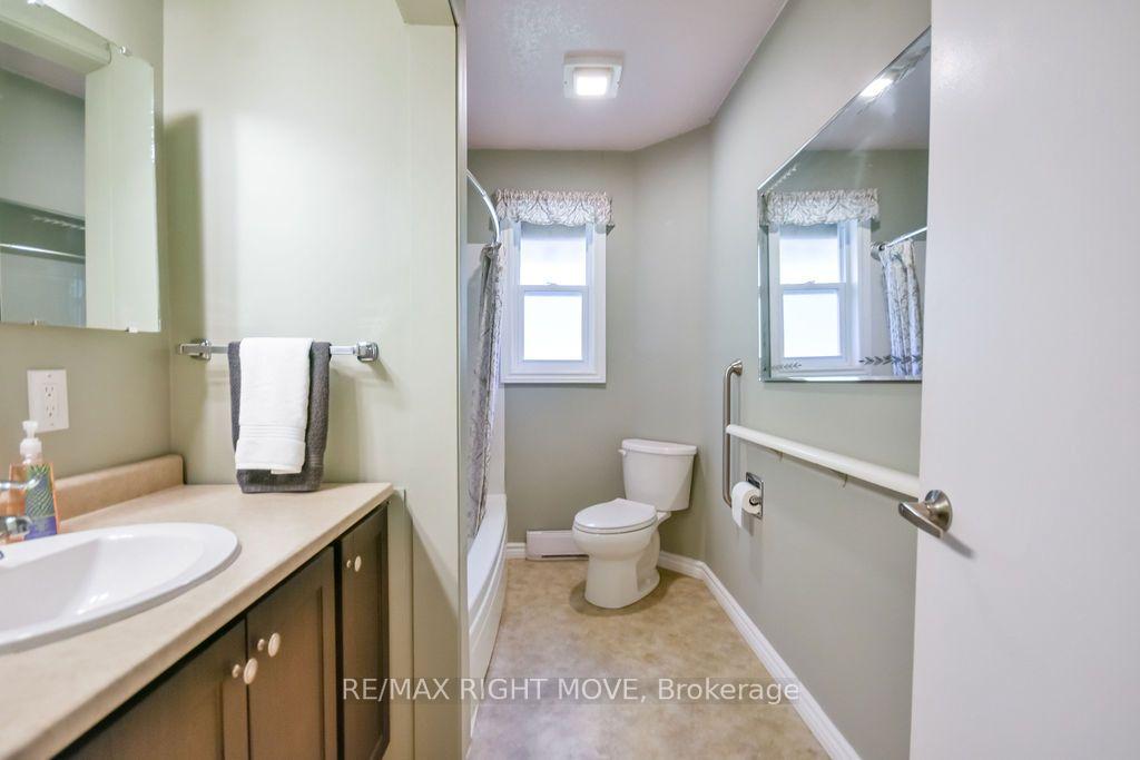 Photo 23 of 94 Fittons Road E, Orillia — HOMEH