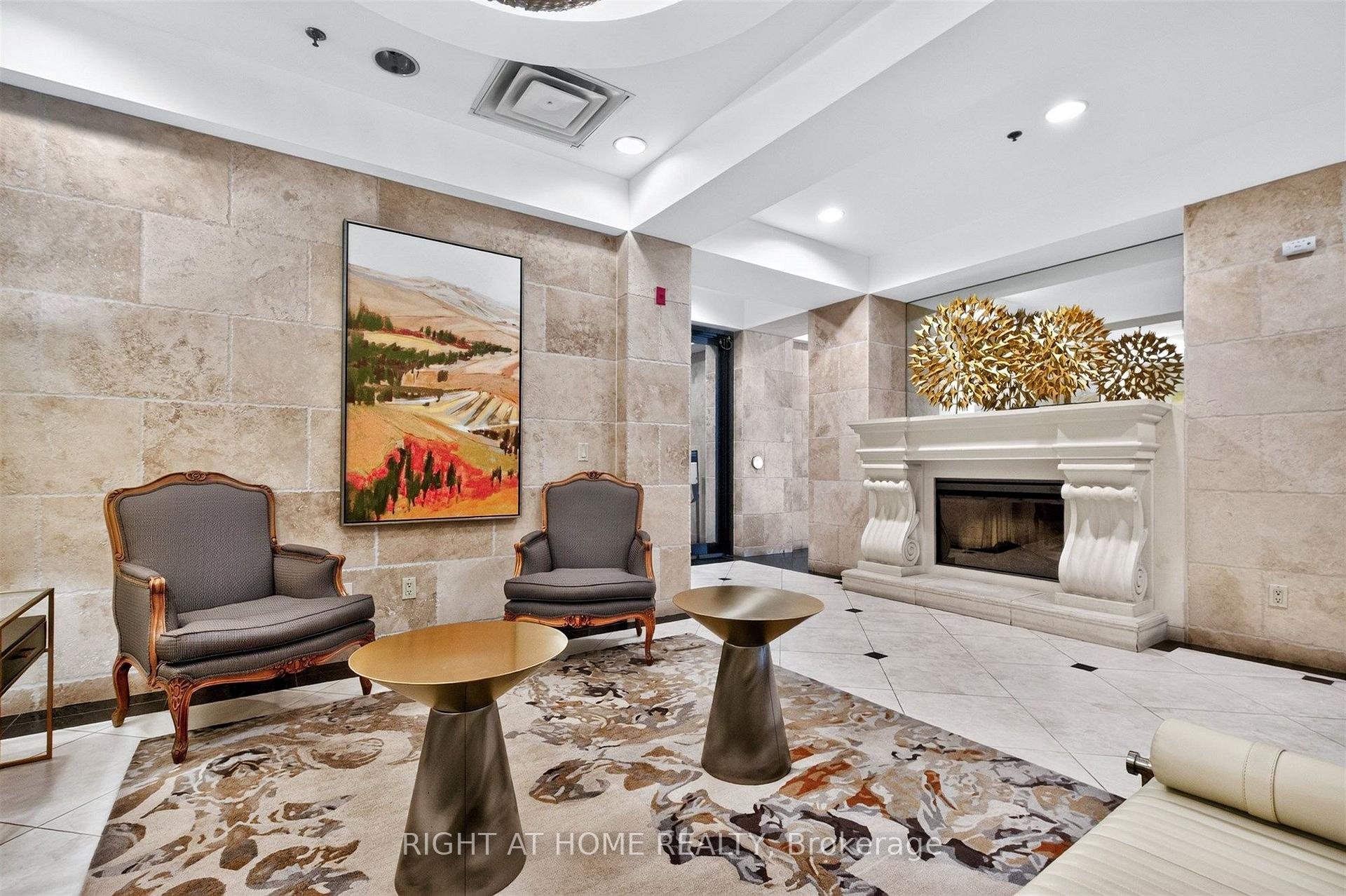Photo 4 of Unit 504, 650 Mount Pleasant Road, Toronto, Mount Pleasant West — HOMEH