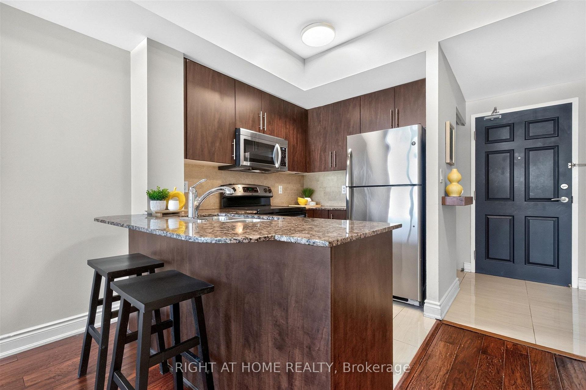 Photo 9 of Unit 504, 650 Mount Pleasant Road, Toronto, Mount Pleasant West — HOMEH