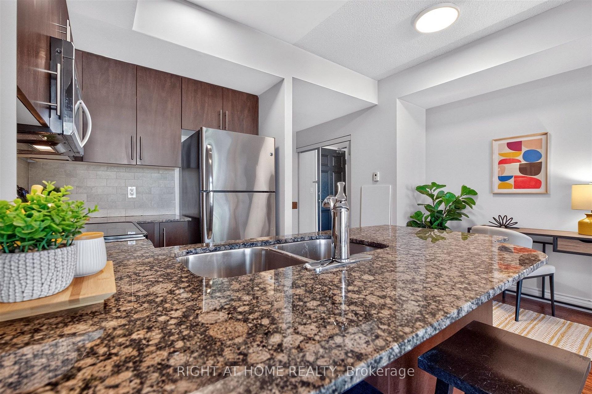 Photo 10 of Unit 504, 650 Mount Pleasant Road, Toronto, Mount Pleasant West — HOMEH